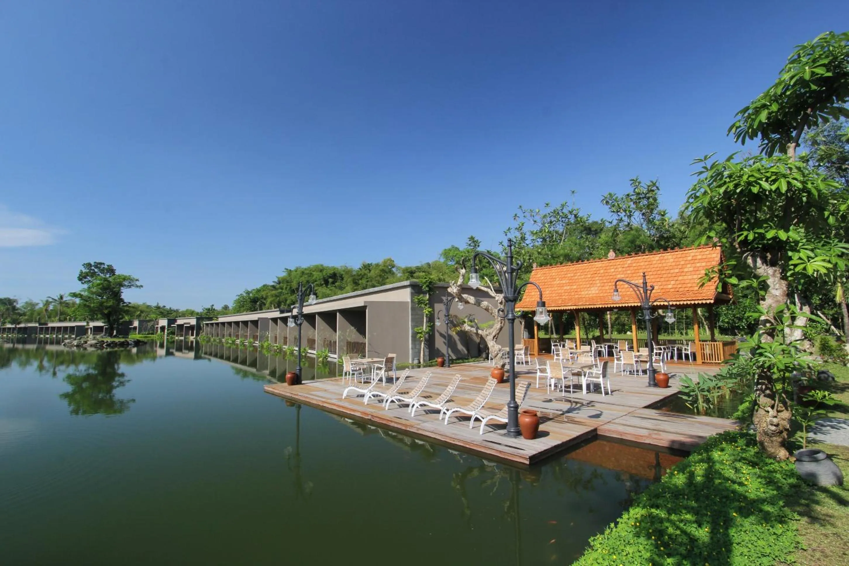 Restaurant/places to eat in The Westlake Hotel & Resort Yogyakarta