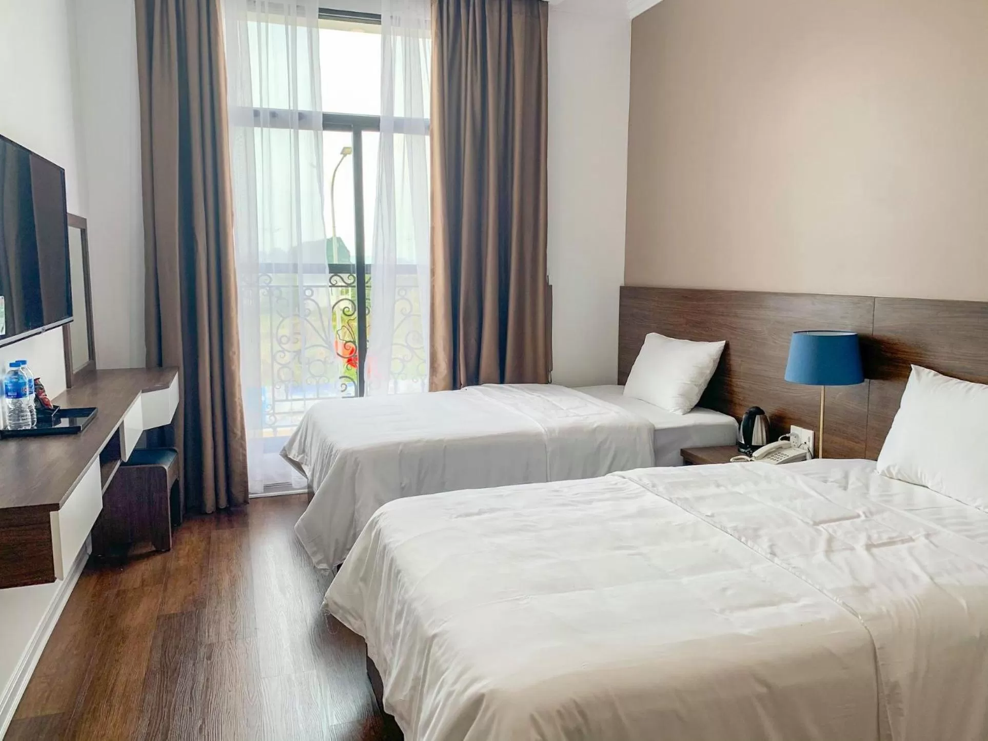 Bedroom, Bed in Minh Phong Hotel Ha Long