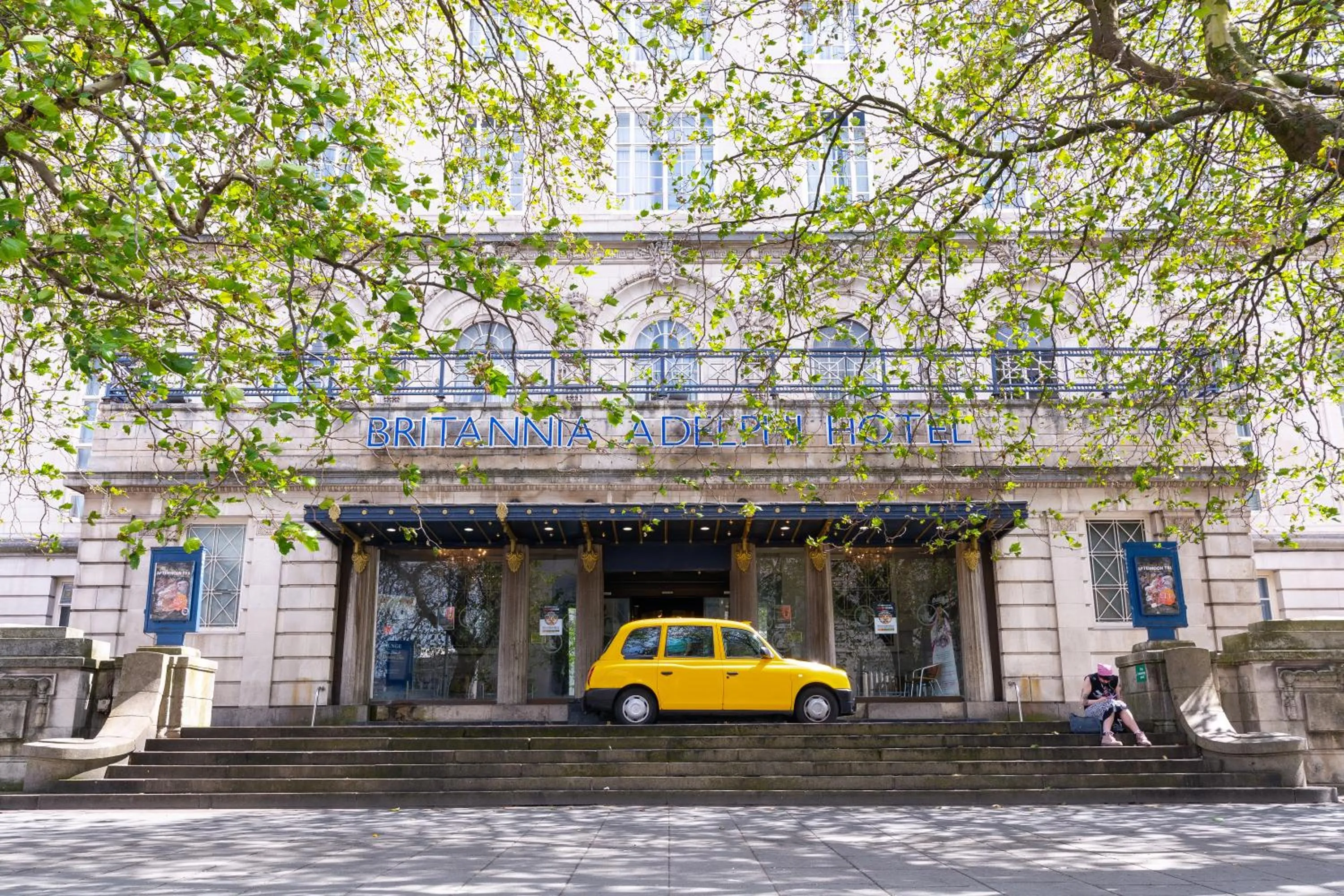 Facade/entrance in Adelphi Hotel