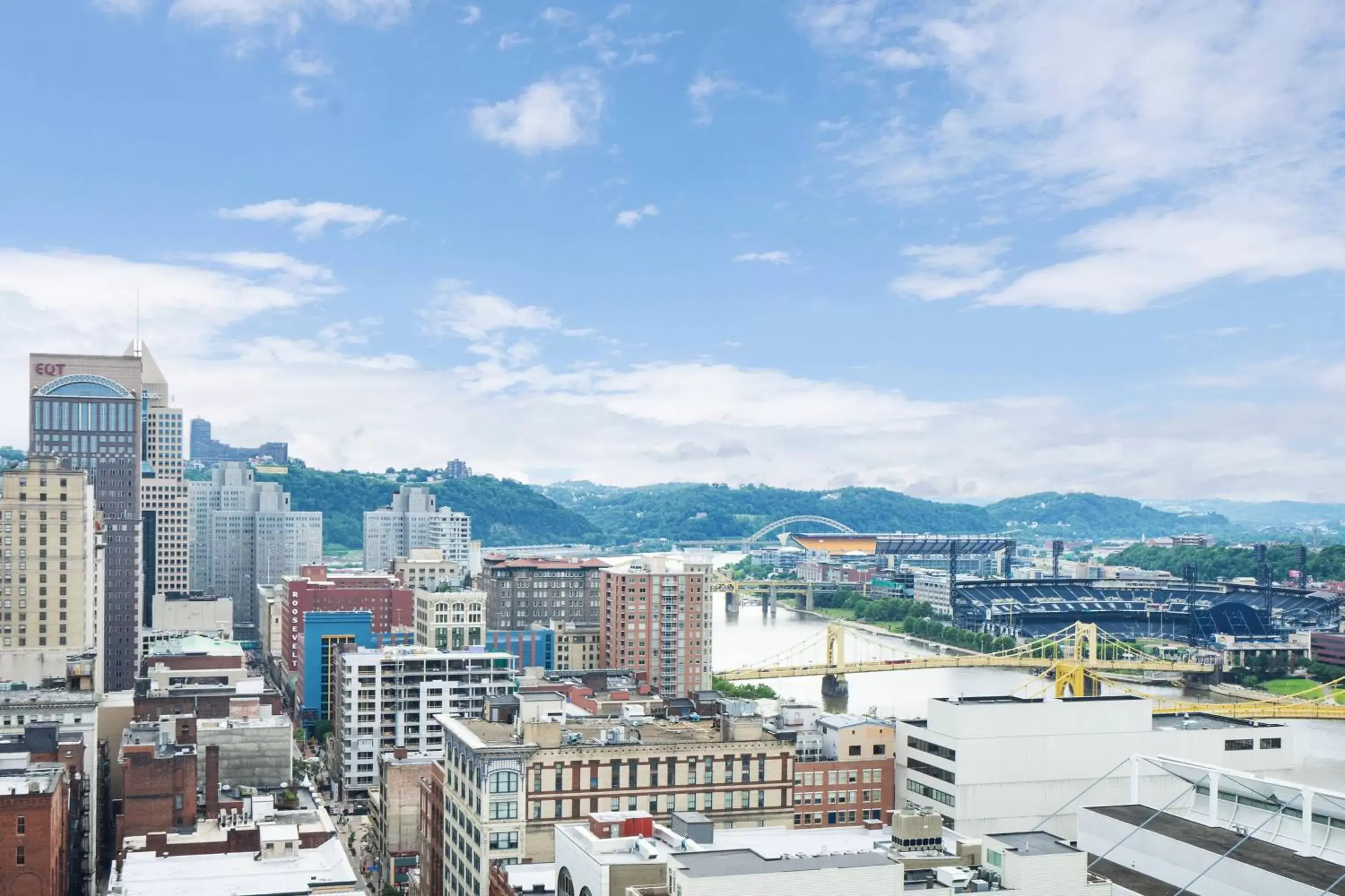 One-Bedroom Suite in The Westin Pittsburgh One-Bedroom Suite in The Westin Pittsburgh