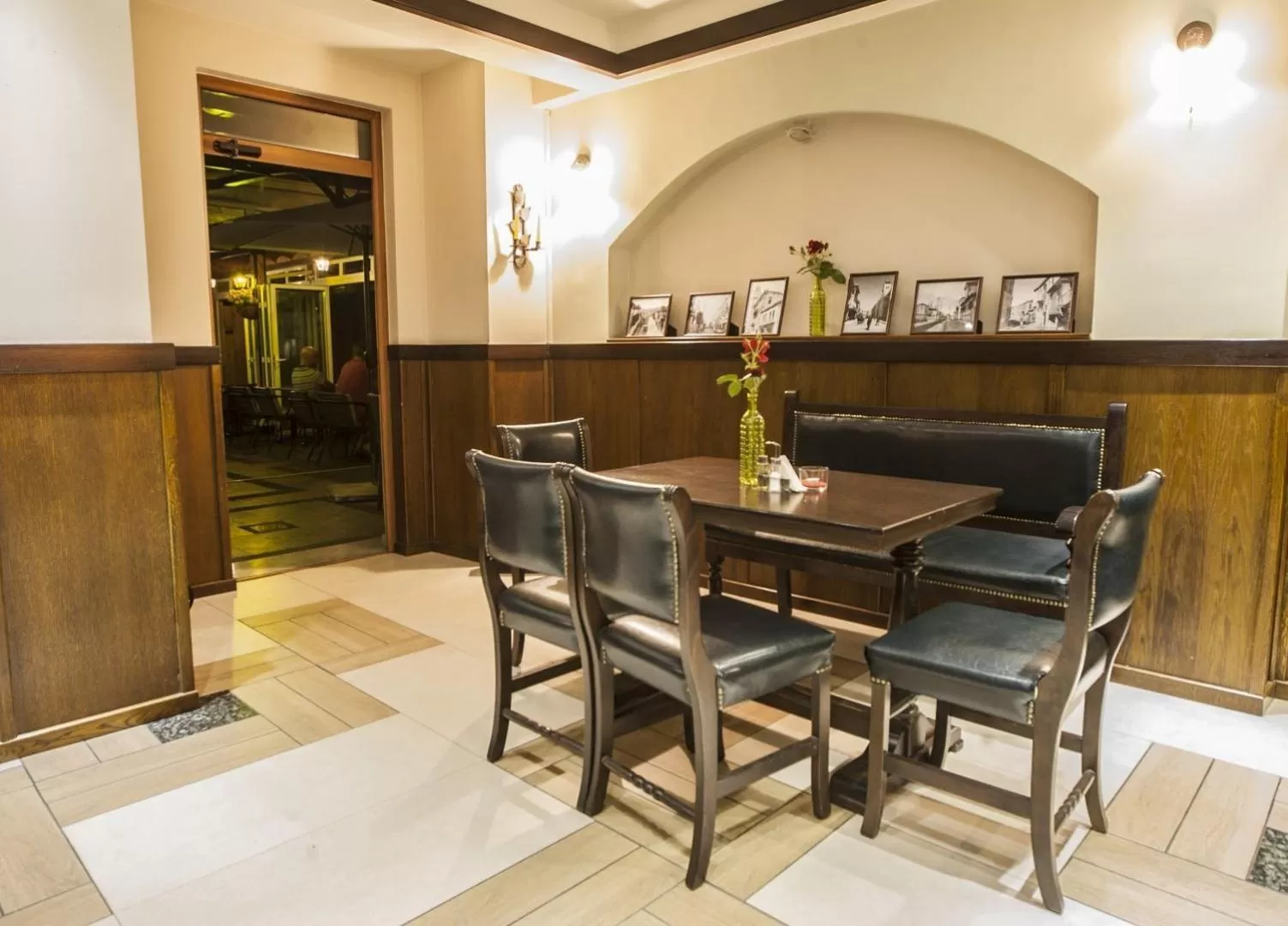 Lounge or bar, Restaurant/Places to Eat in Hotel Treff