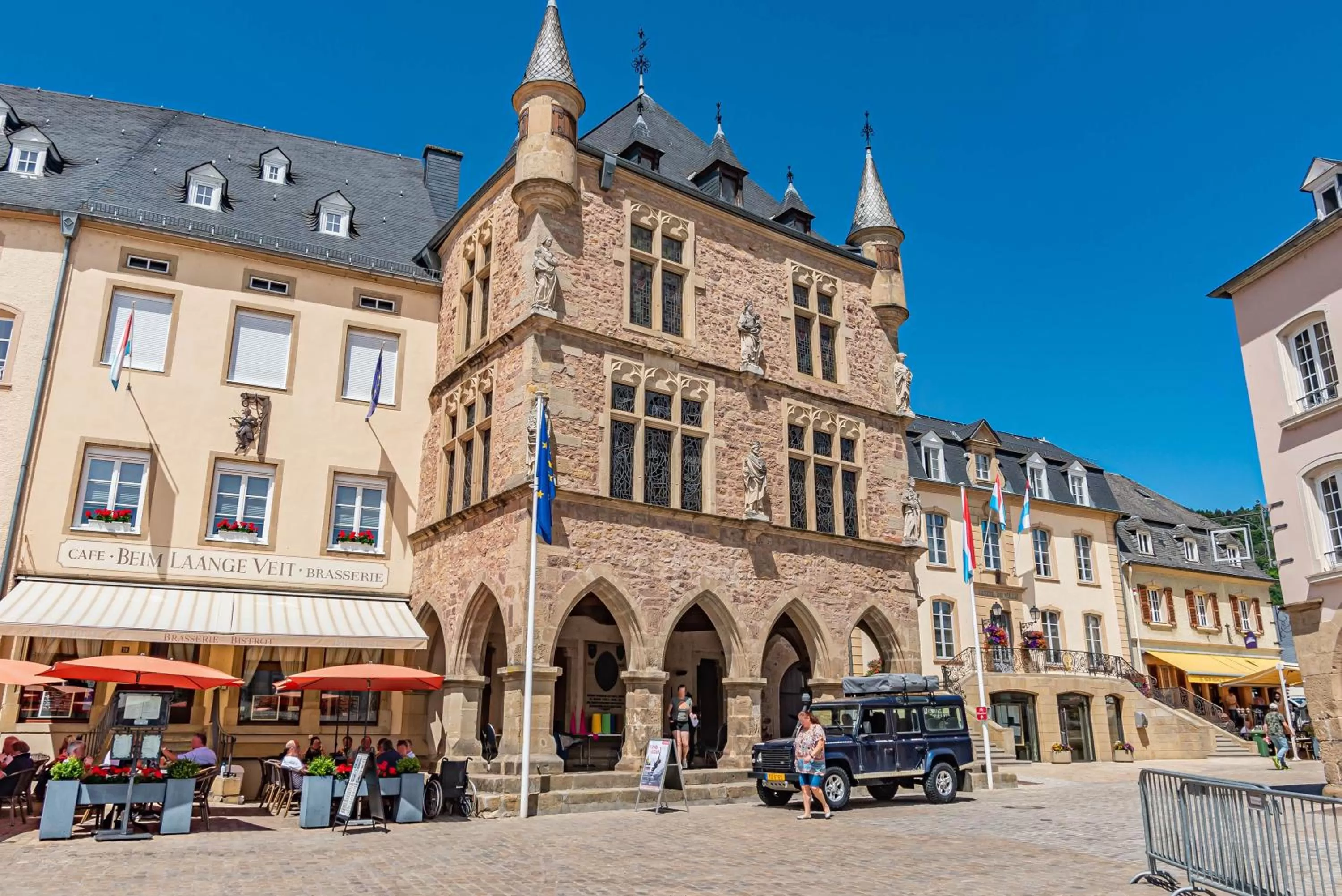 Nearby landmark, Property Building in Hôtel Le Petit Poète