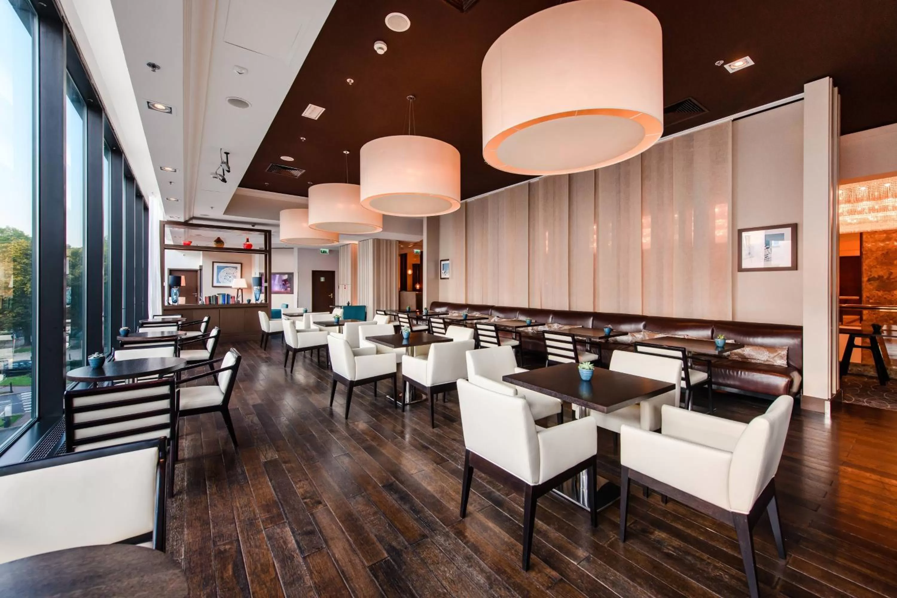 Lounge or bar, Restaurant/Places to Eat in Warsaw Marriott Hotel