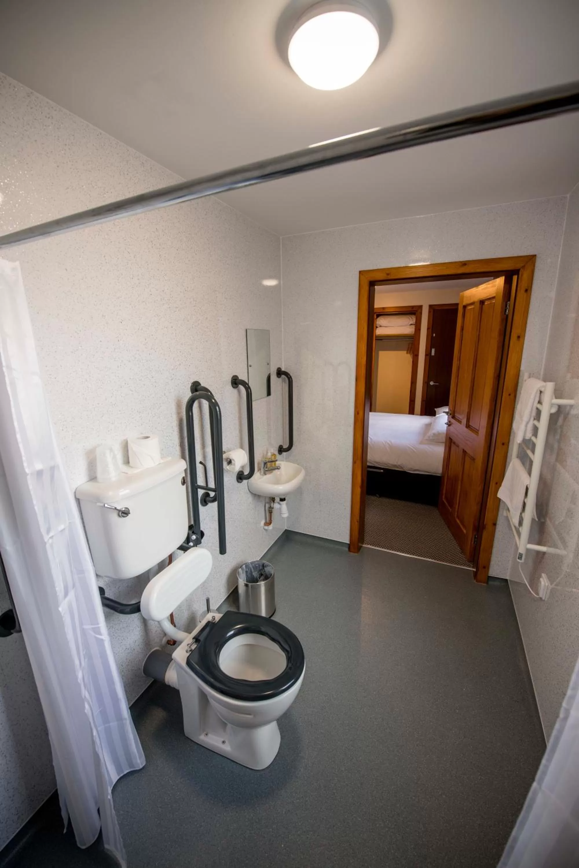 Bed in Bank Street Lodge