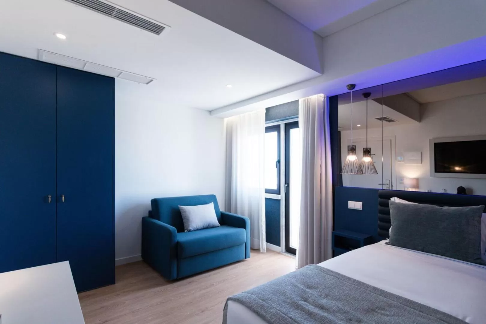 Living room, Bed in Zurin Charm Hotel