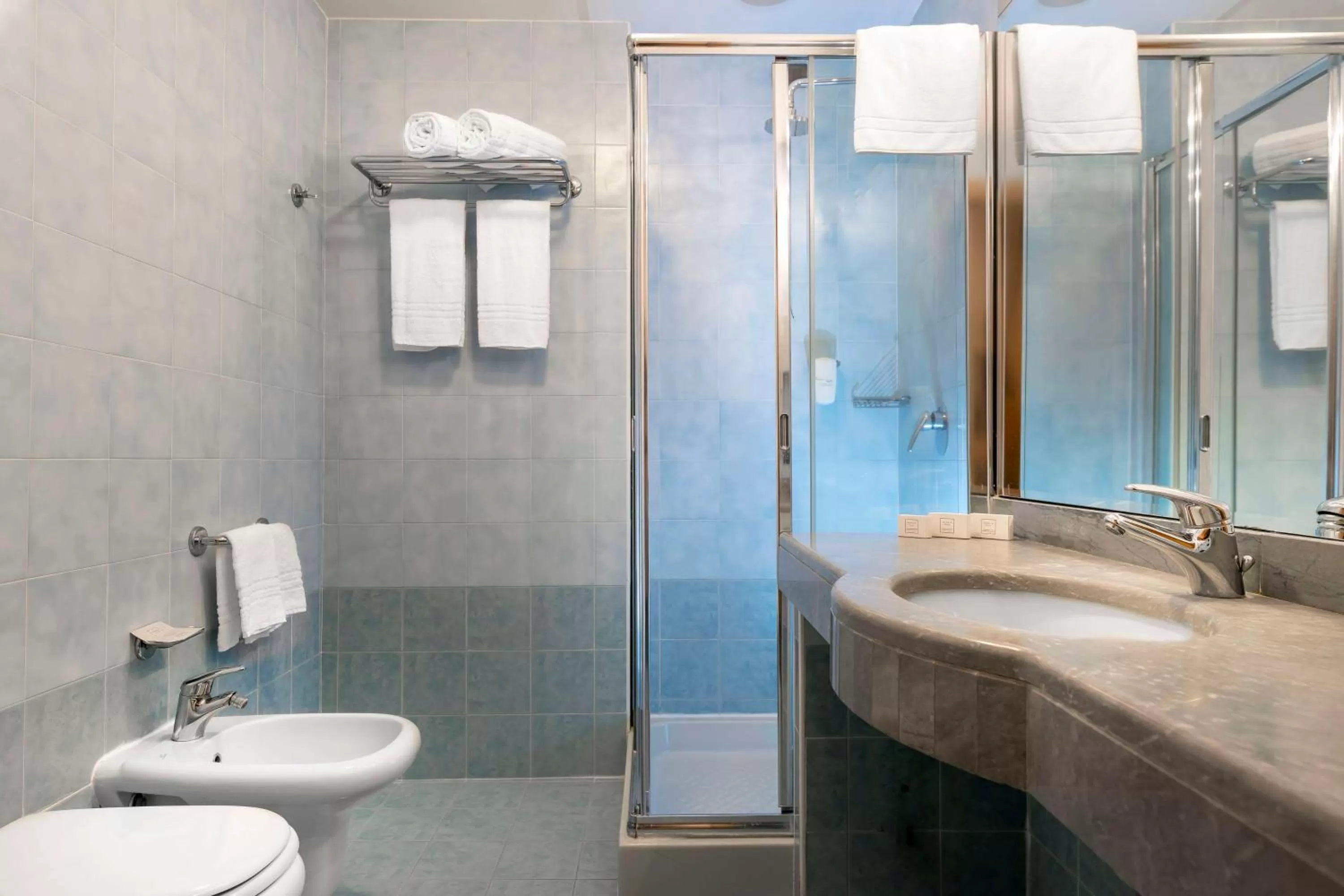 Bathroom in Best Western Cavalieri Della Corona