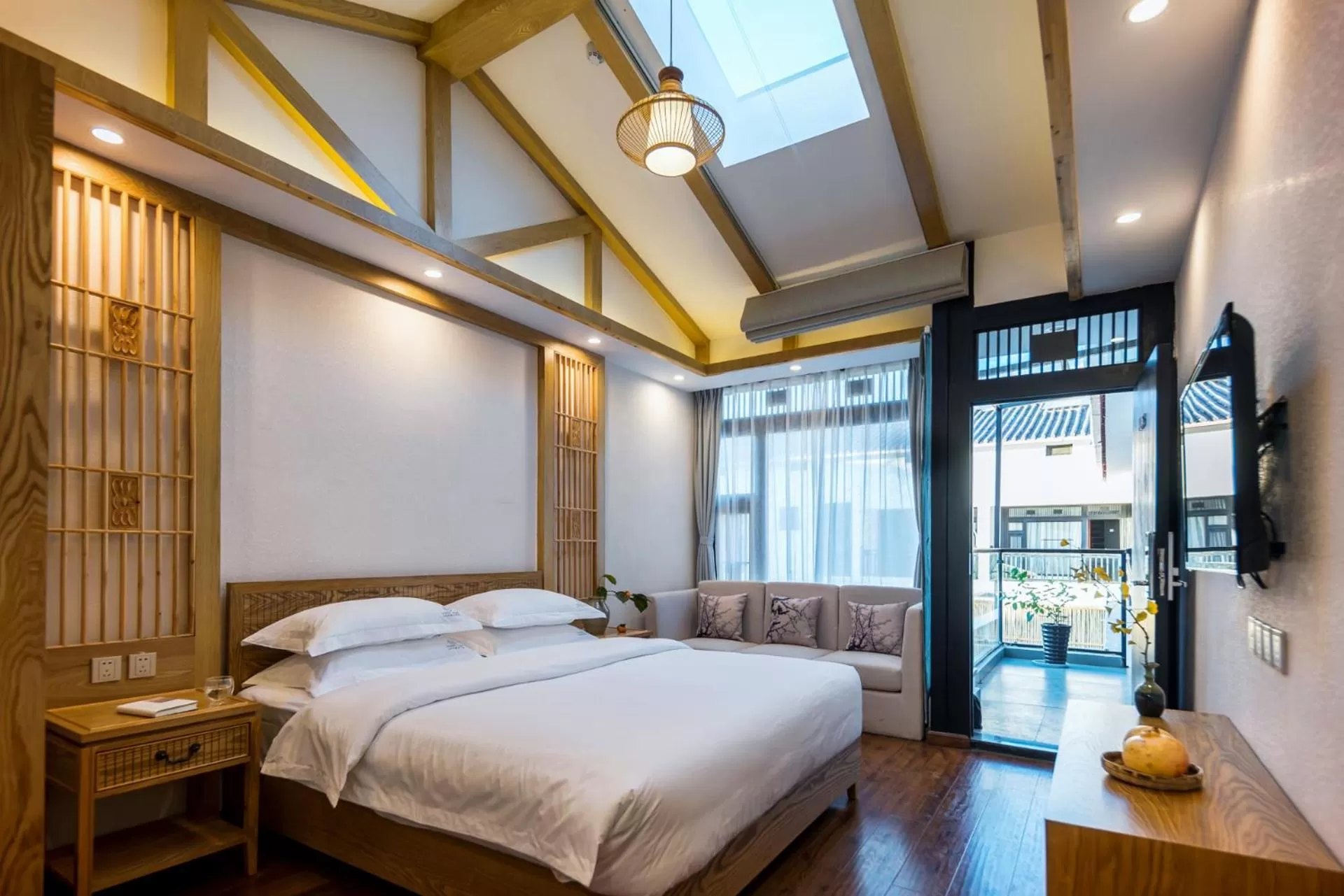 Bedroom in Lijiang Gemmer Hotel