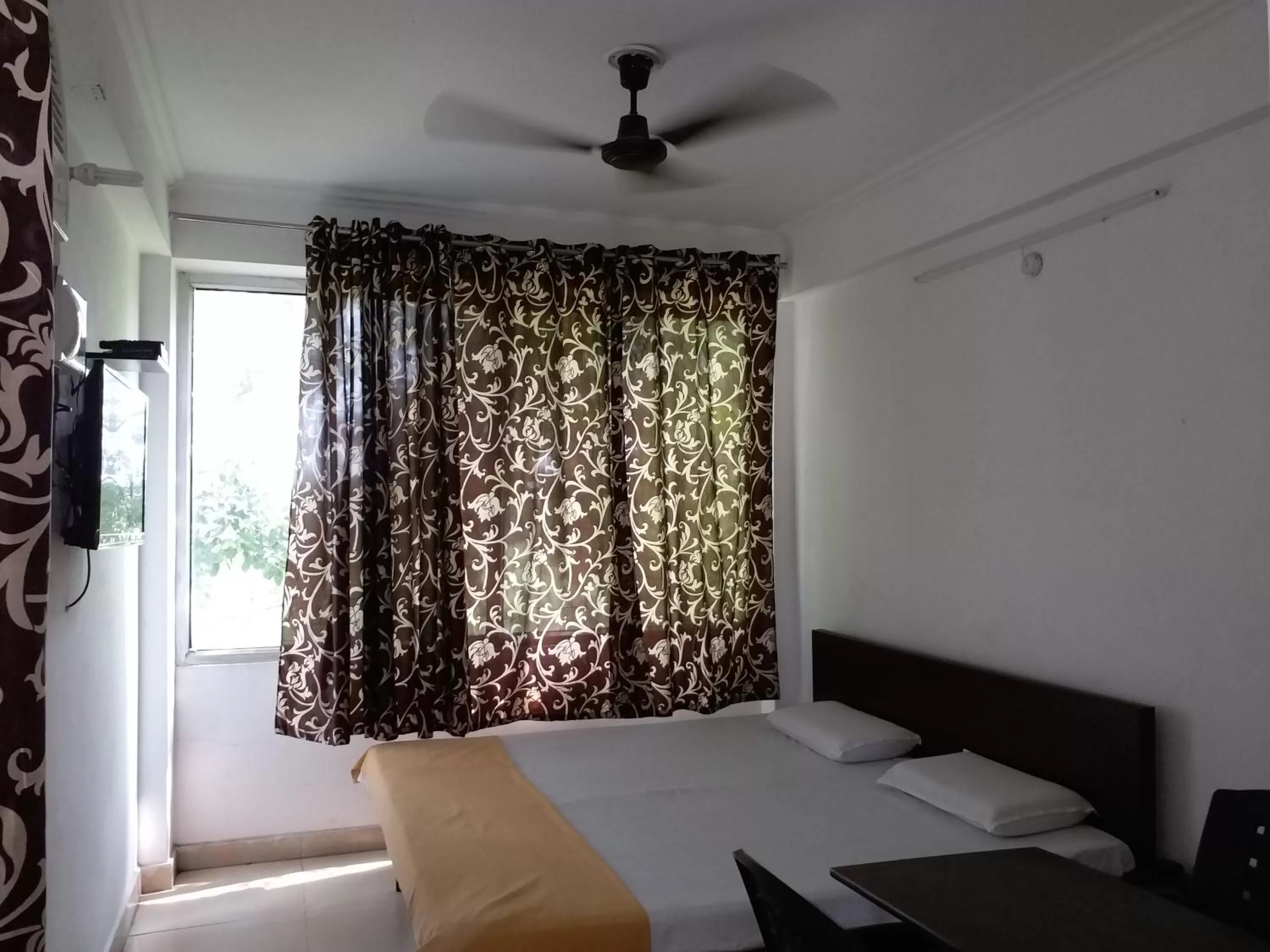 Bed in Krishna Hansraj Hotel