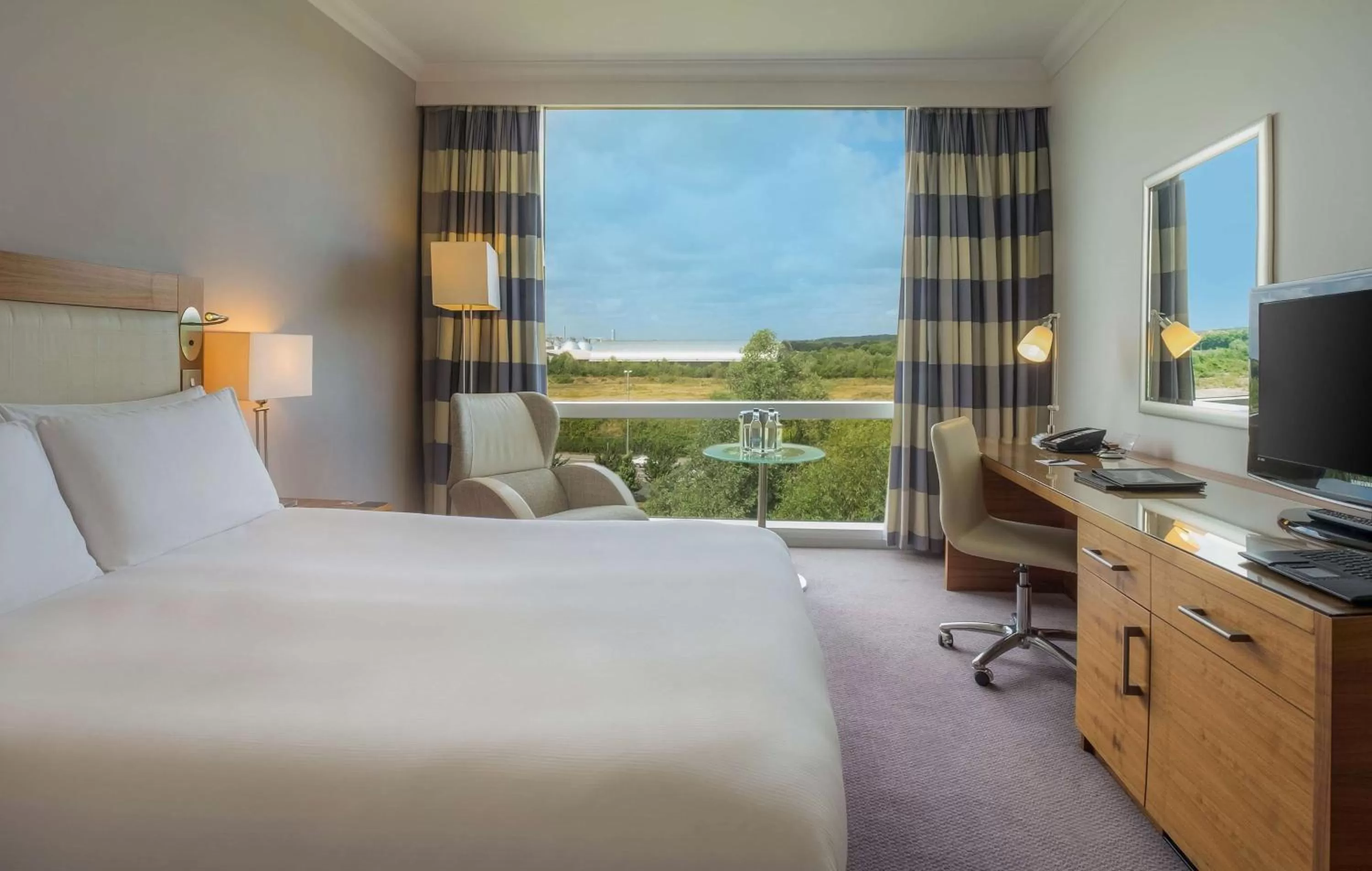 Bedroom, Bed in Hilton Reading