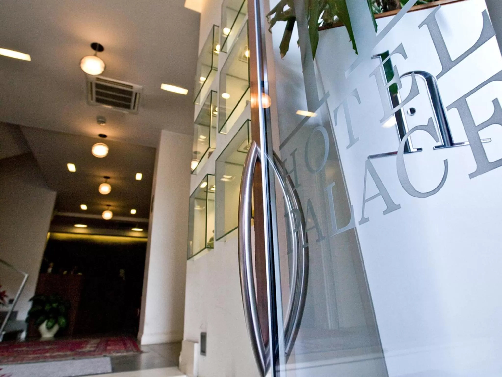 Logo/Certificate/Sign in Hotel Palace