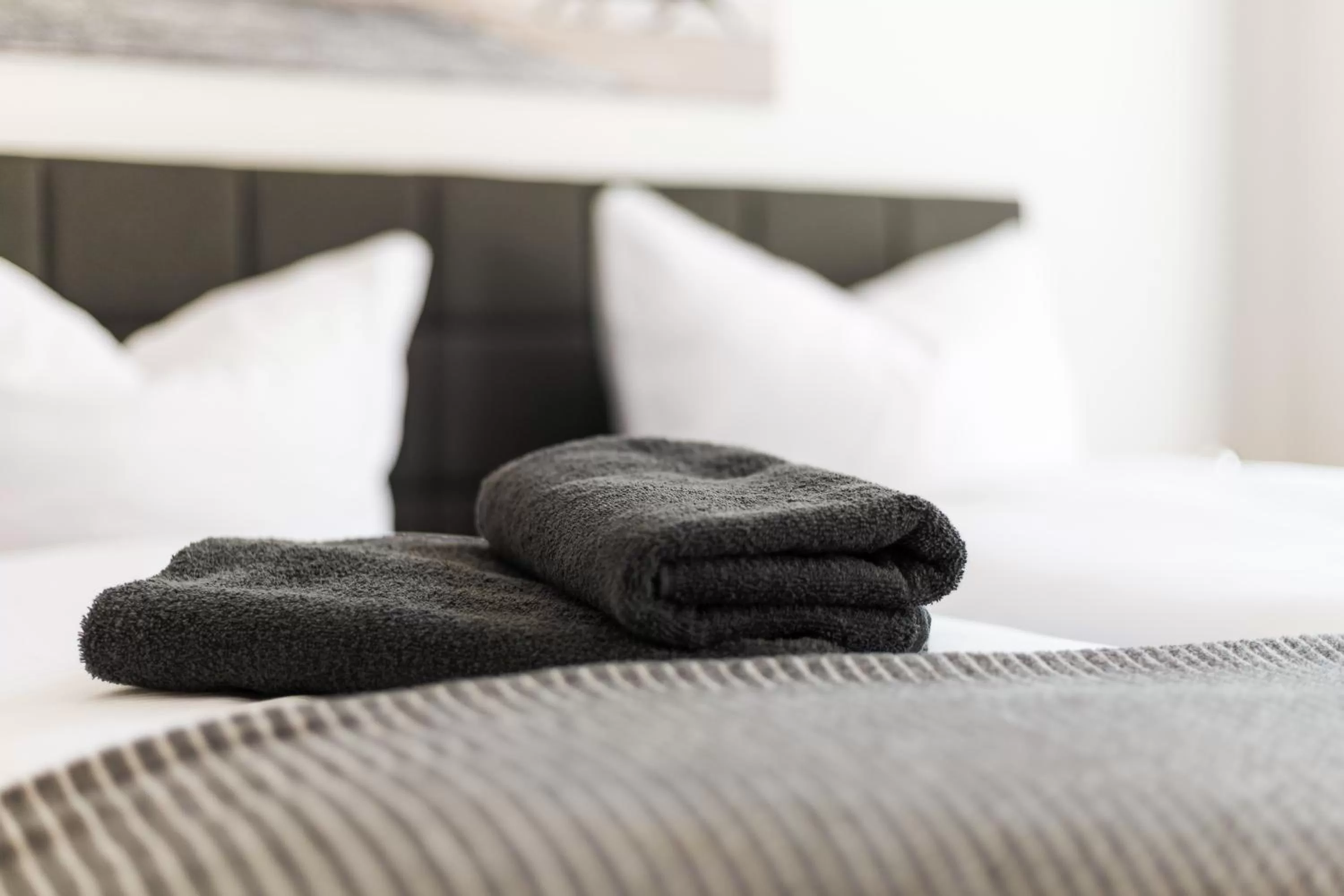 Bed in Ko-Living Space an der Oper - Street Art Design Apartments