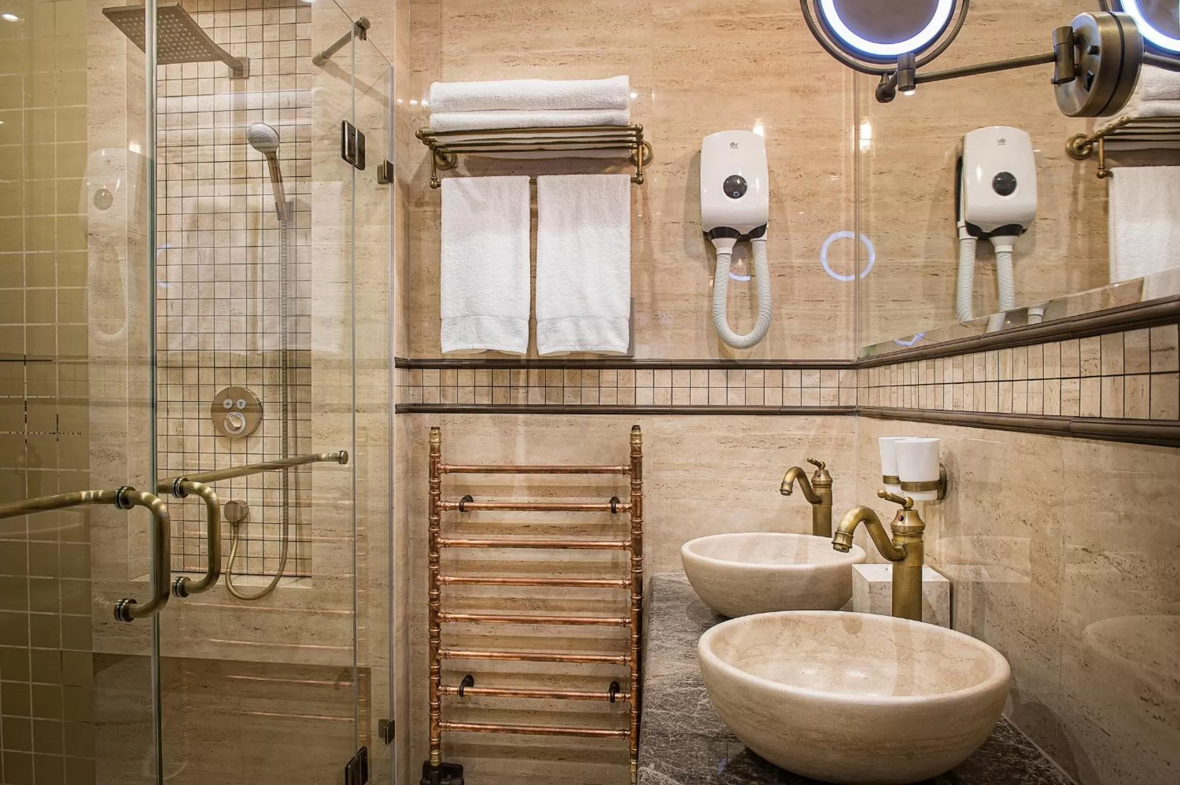 Shower in Villa Plaza Boutique Hotel & Spa