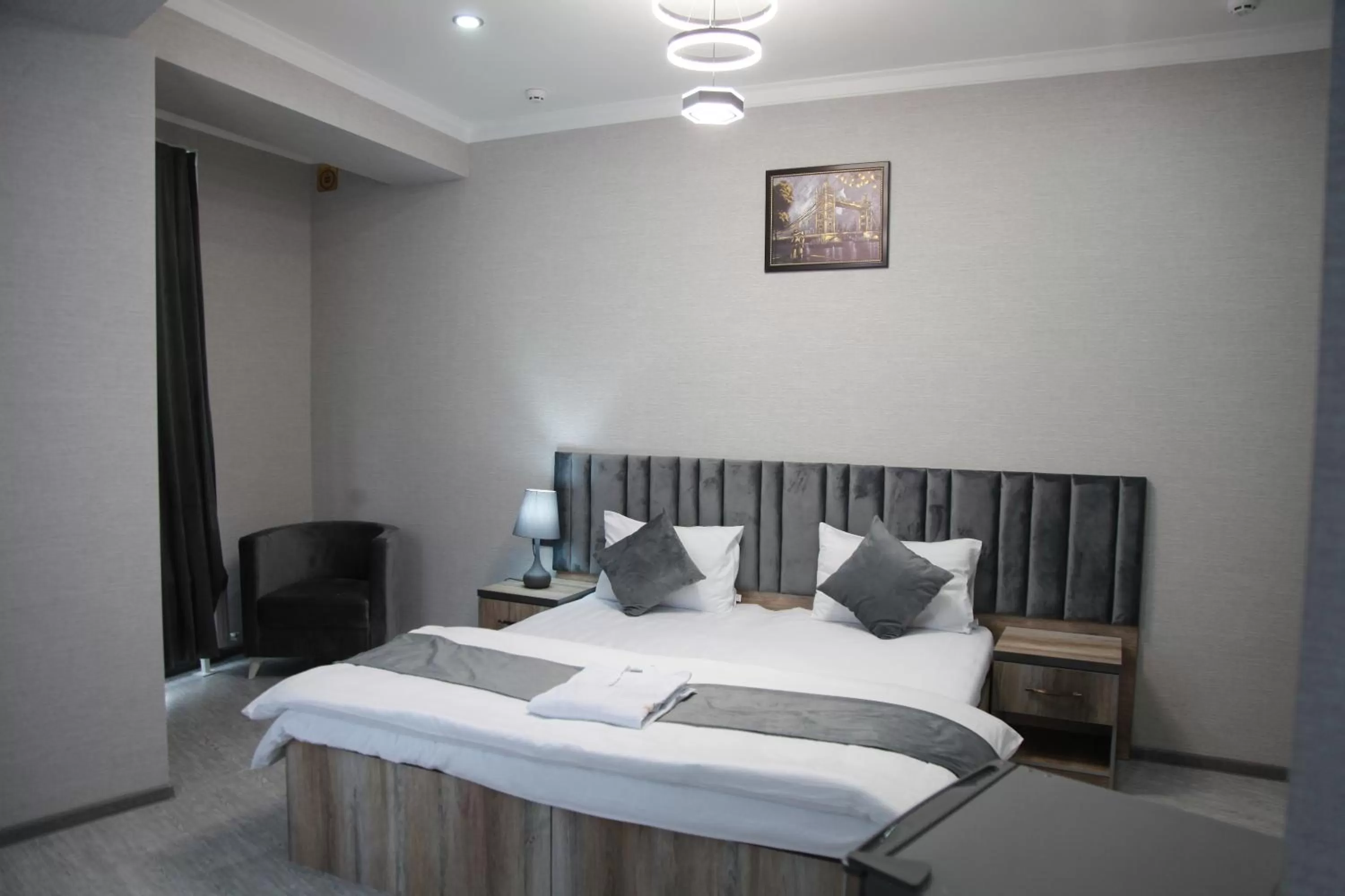 Property building, Bed in Samarqand Darvoza