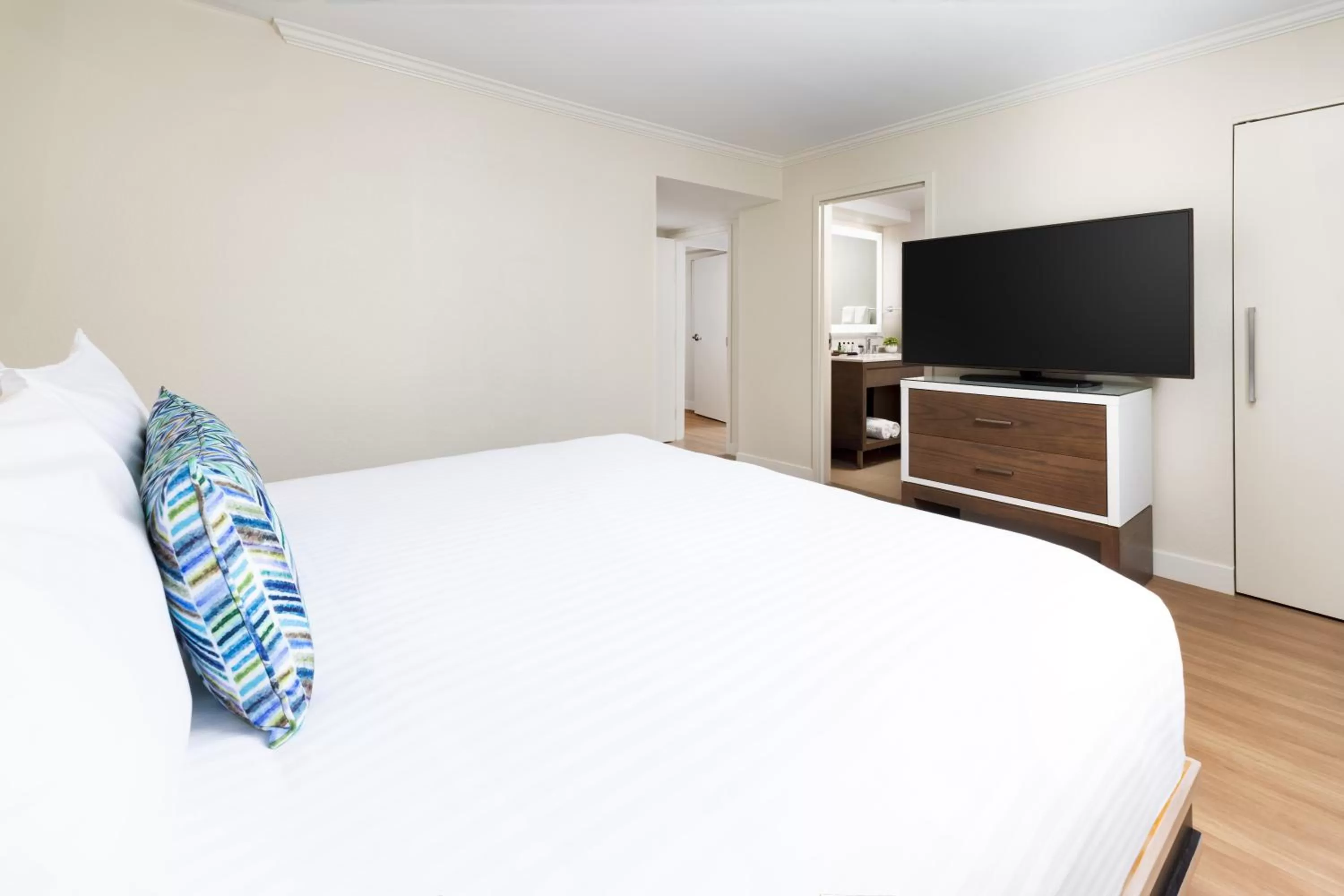 Bed in The Anza-a Calabasas Hotel