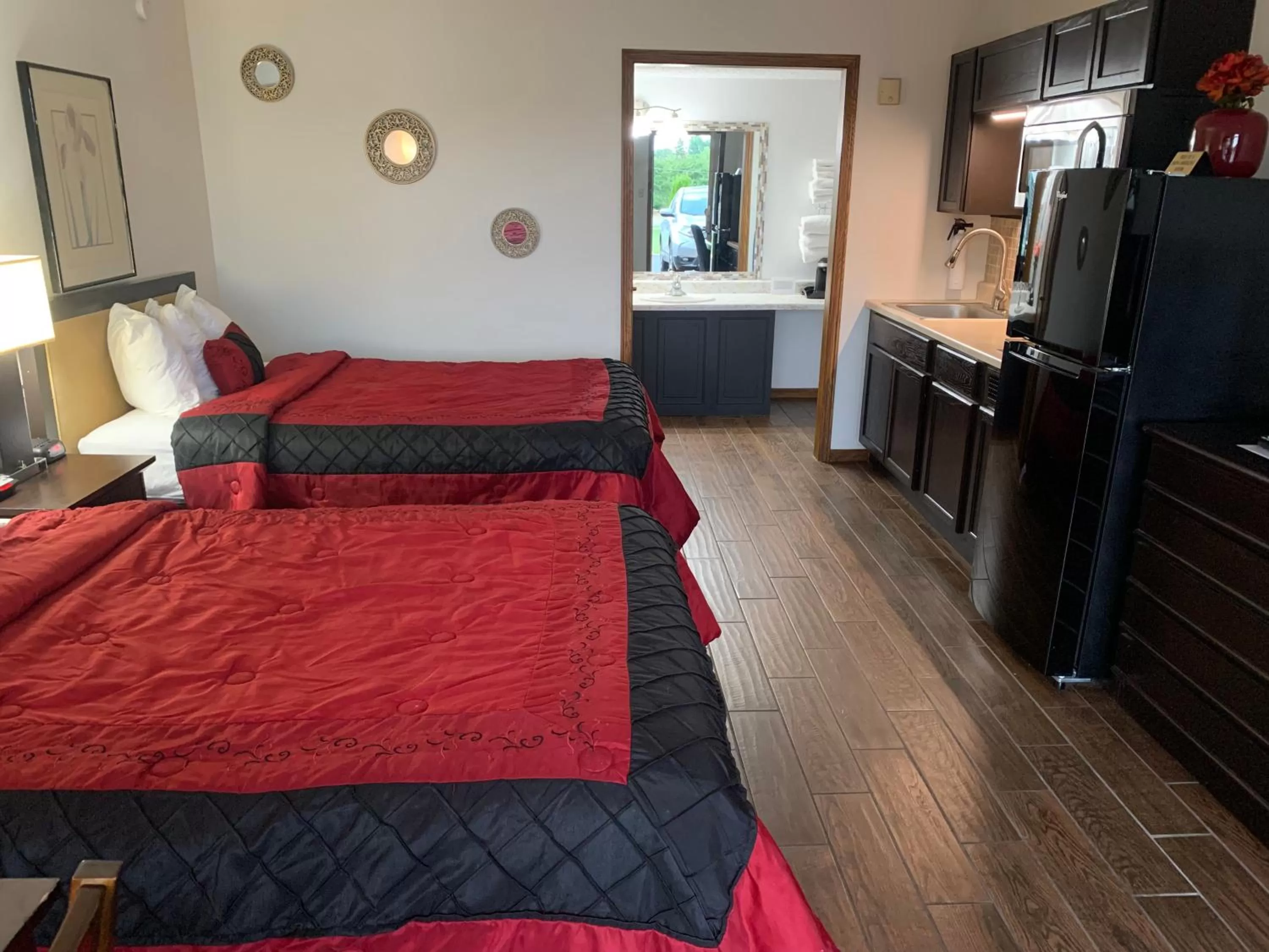 Bed in Geneva Wells Inn