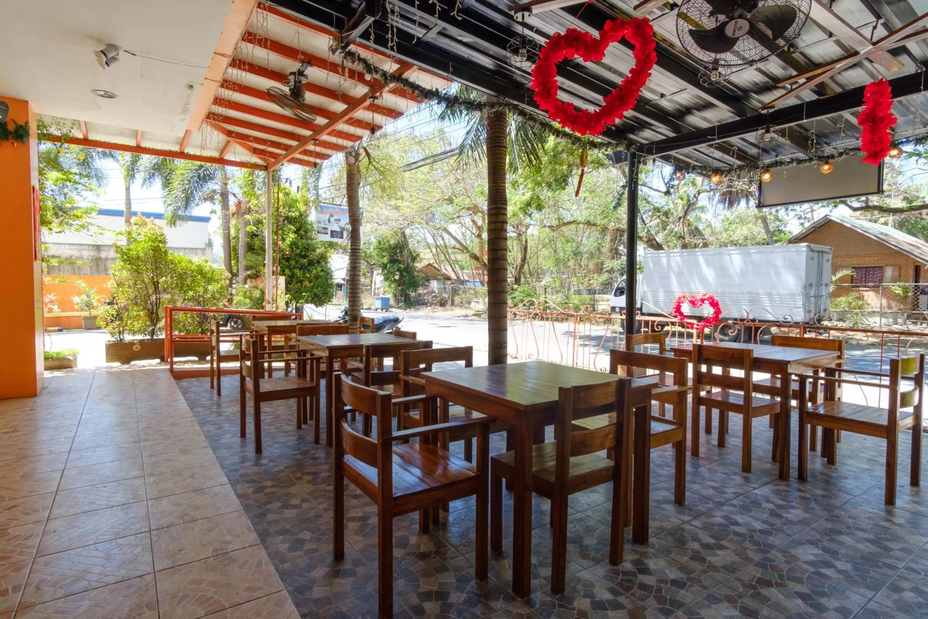 Restaurant/places to eat in RedDoorz Plus @ Manalo Extension Palawan