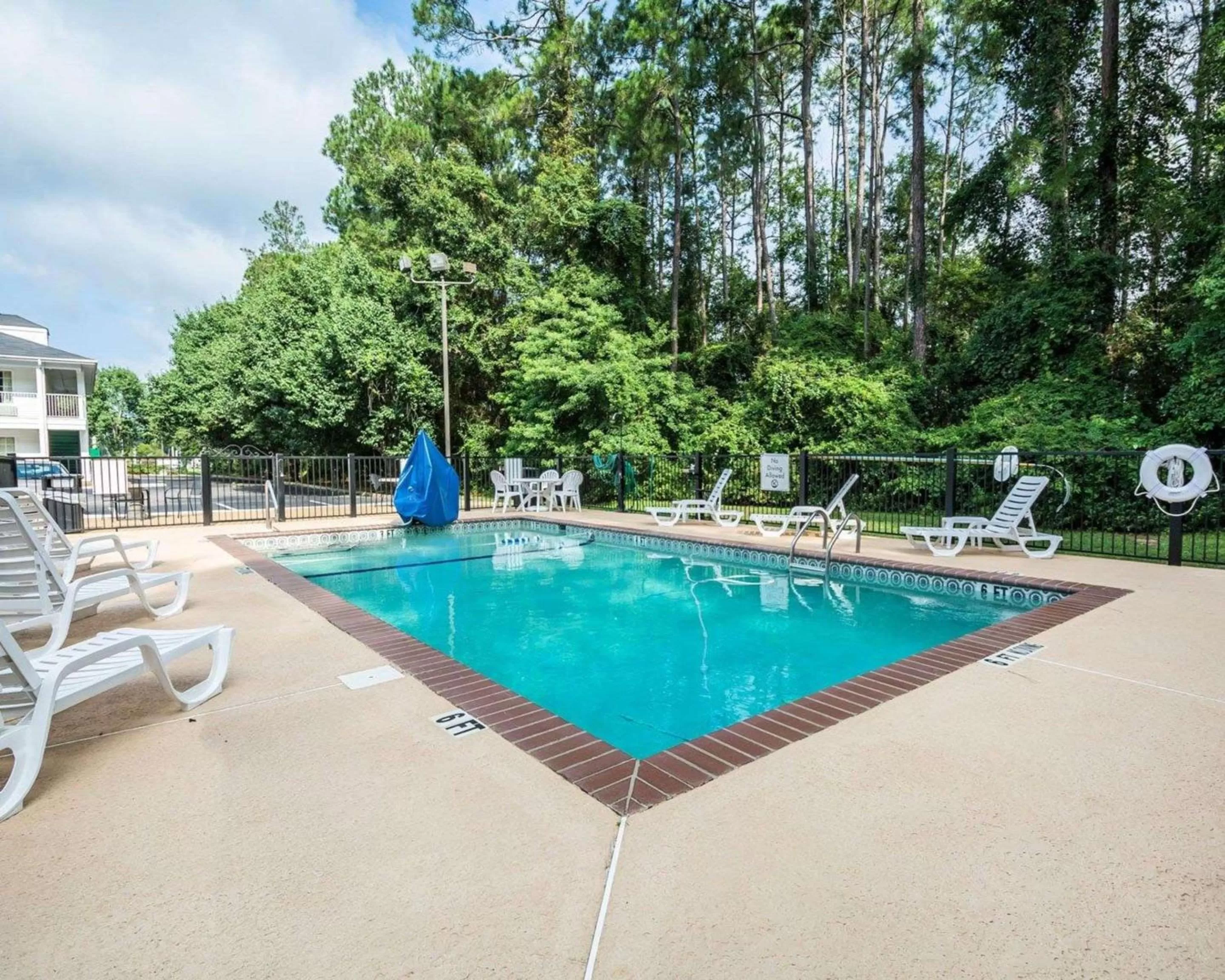 On site in Quality Inn Bainbridge