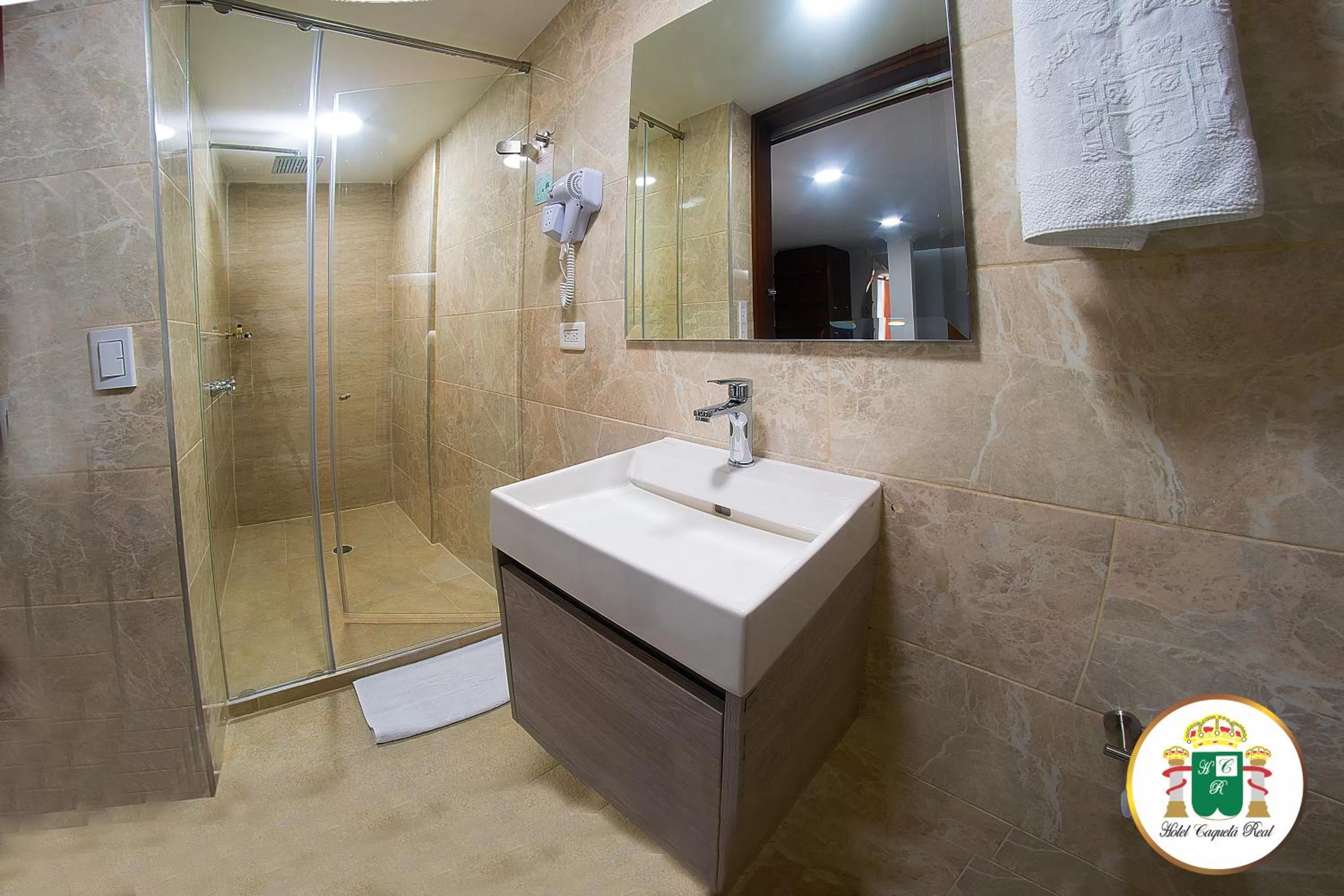 Shower, Bathroom in Hotel Caquetá Real HSC
