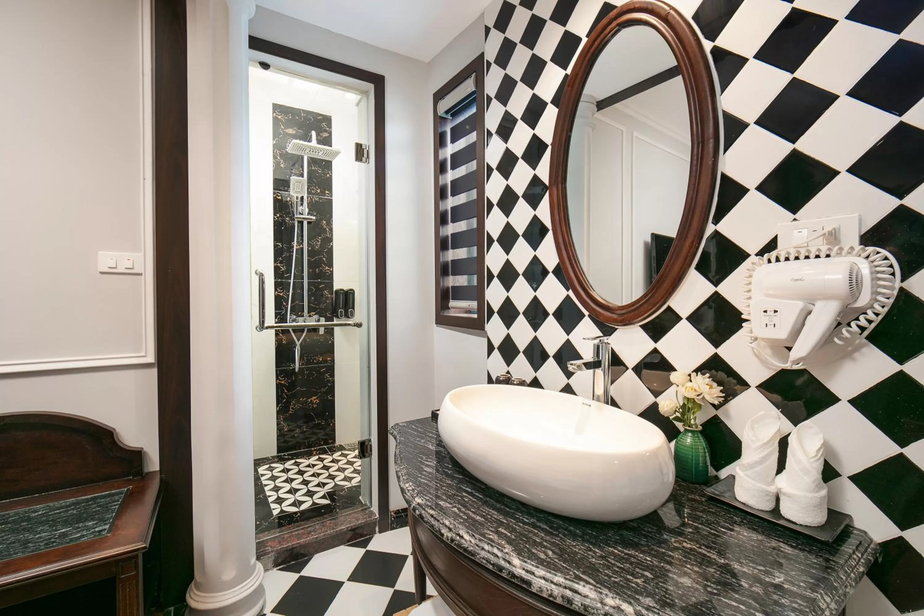 Shower in Salute Premium Hotel & Spa