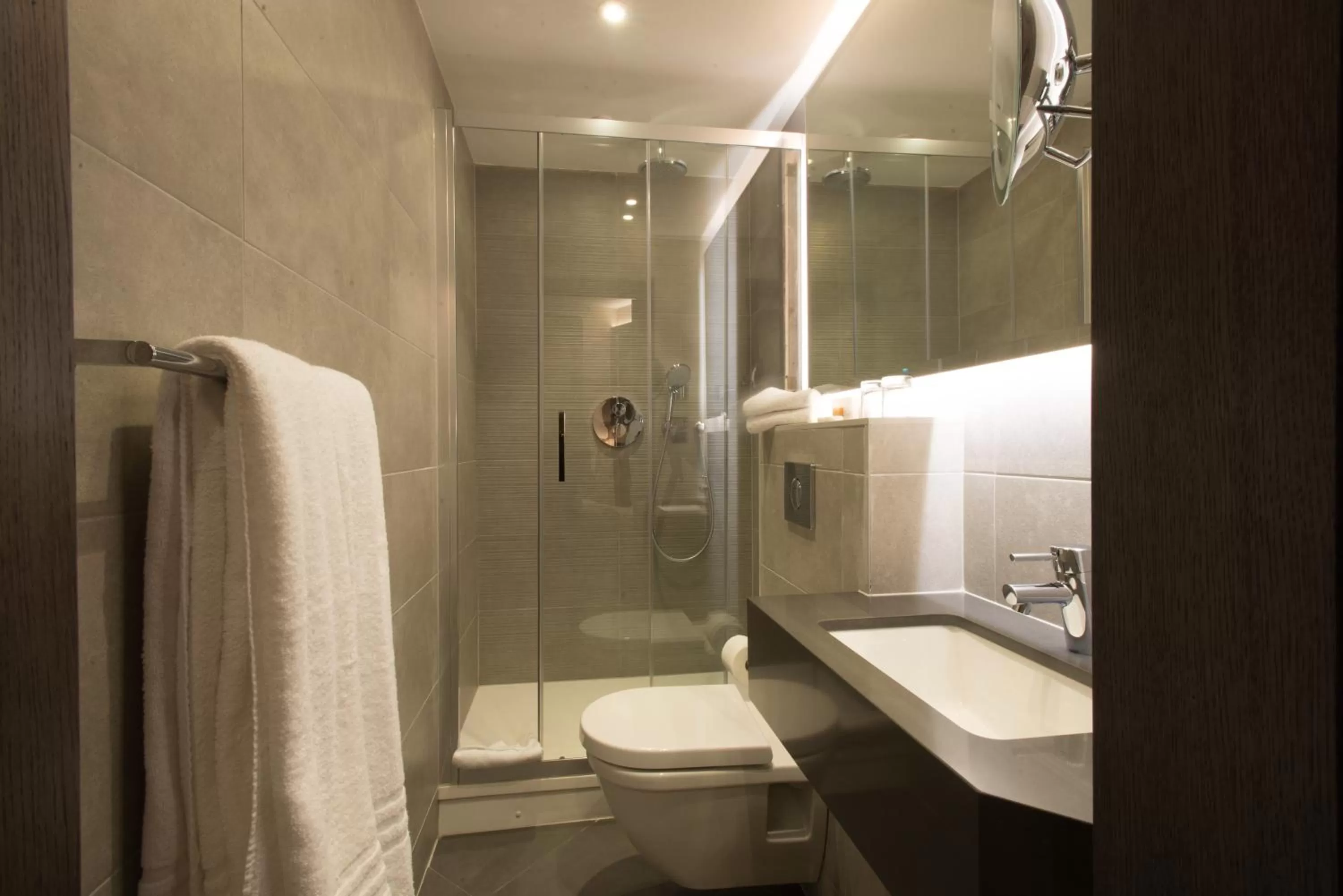 Bathroom in The Kings Head Hotel