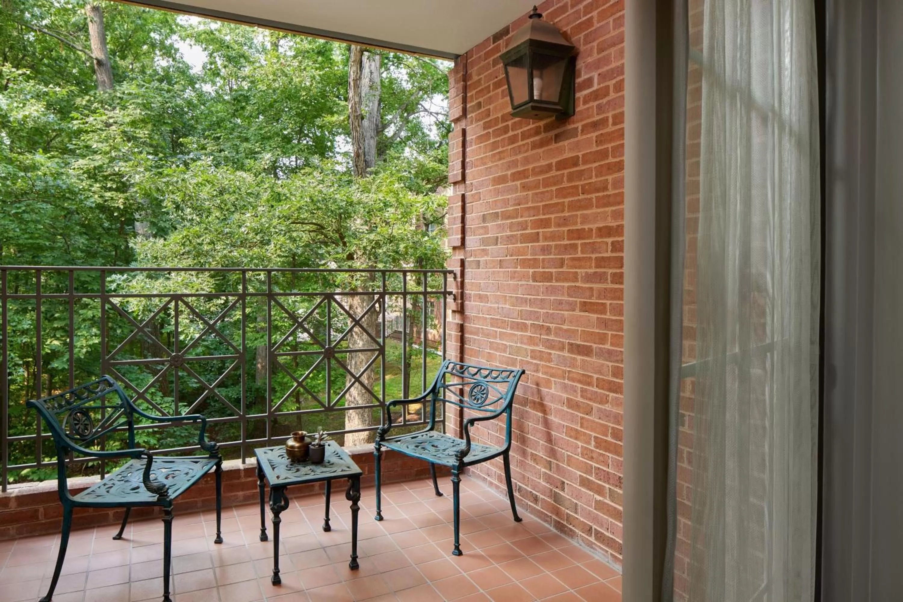 Photo of the whole room in Westfields Marriott Washington Dulles