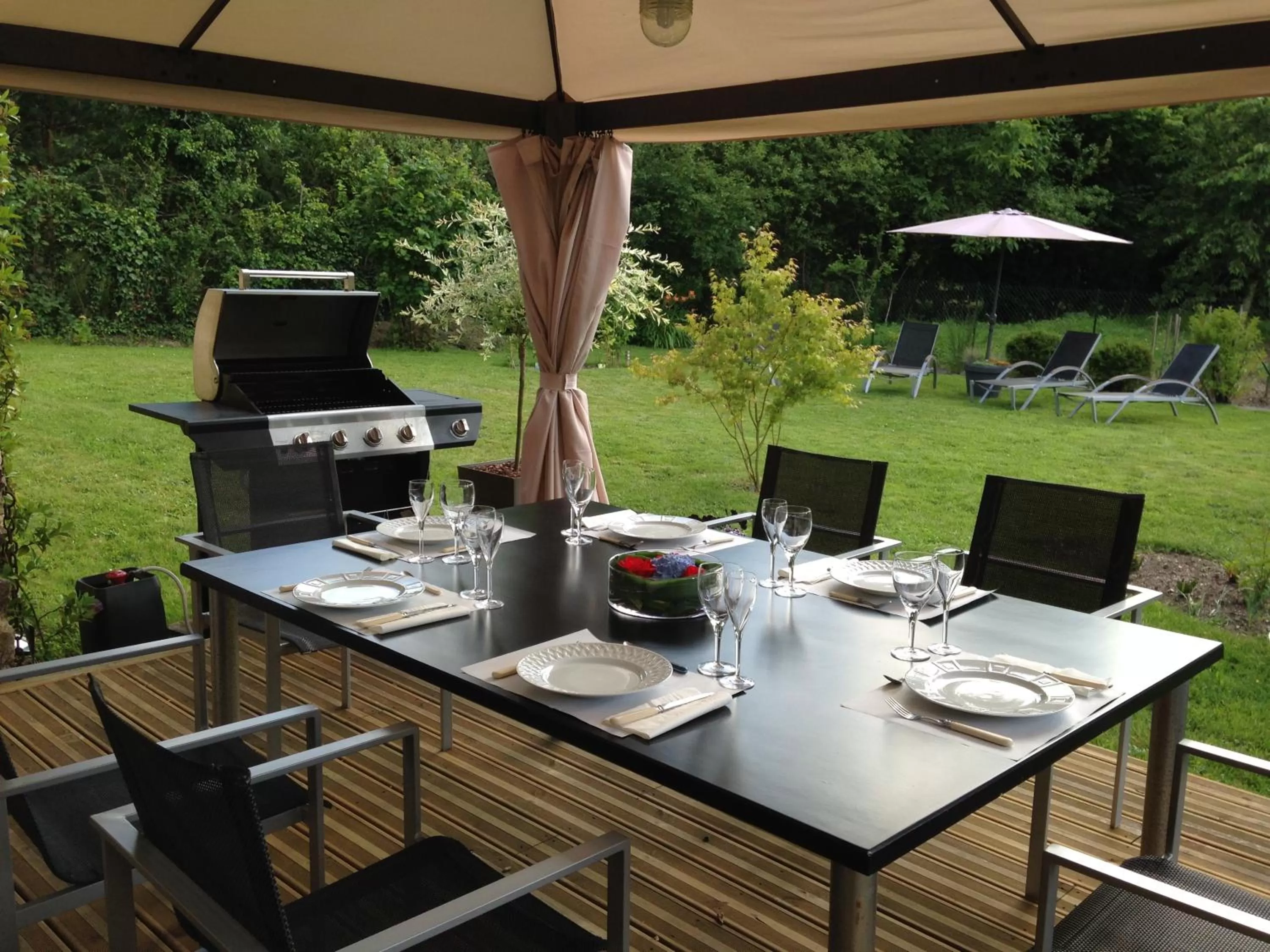 Patio in Les Chambres Lauryvan