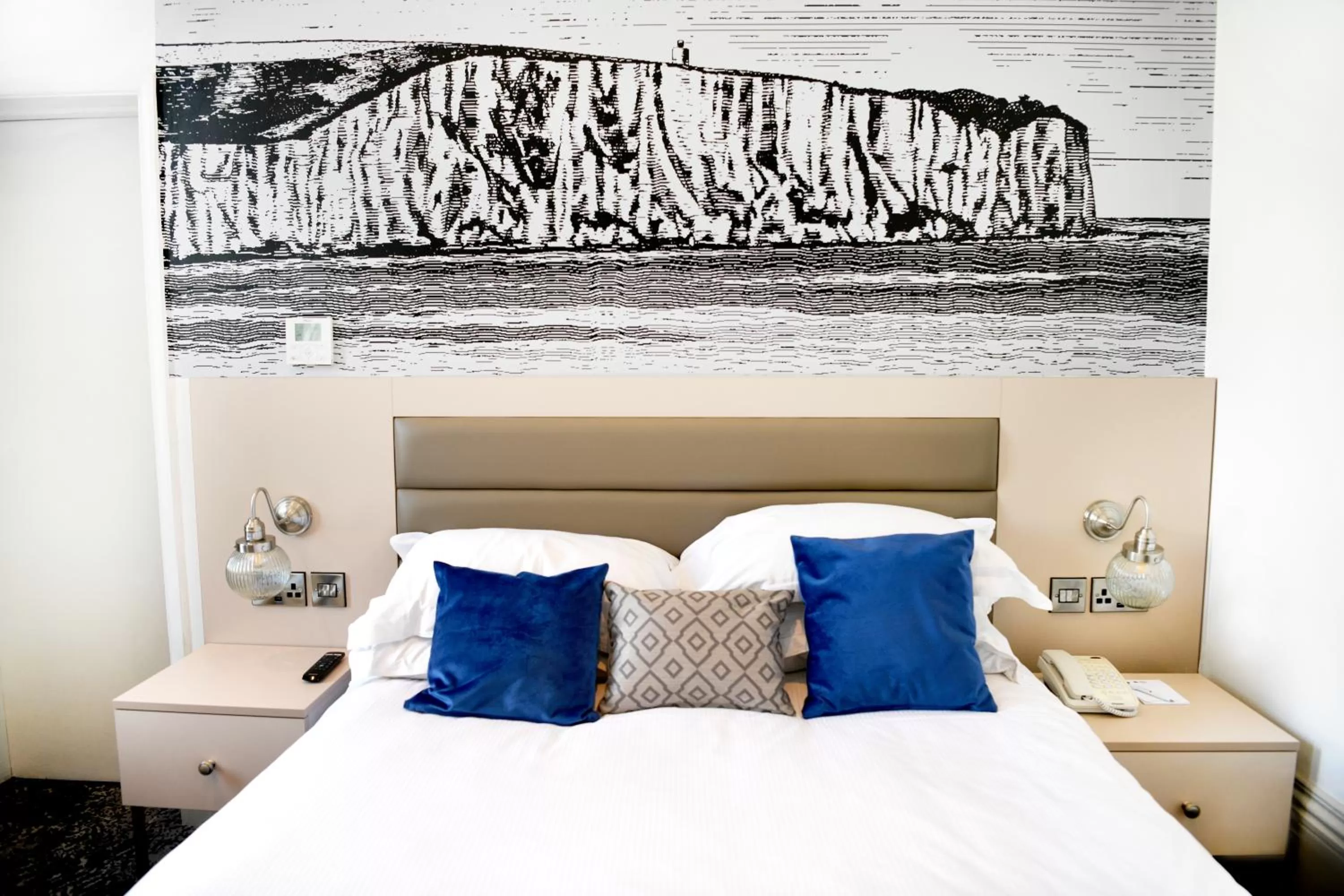 Bedroom, Bed in Dover Marina Hotel & Spa, Tapestry Collection by Hilton