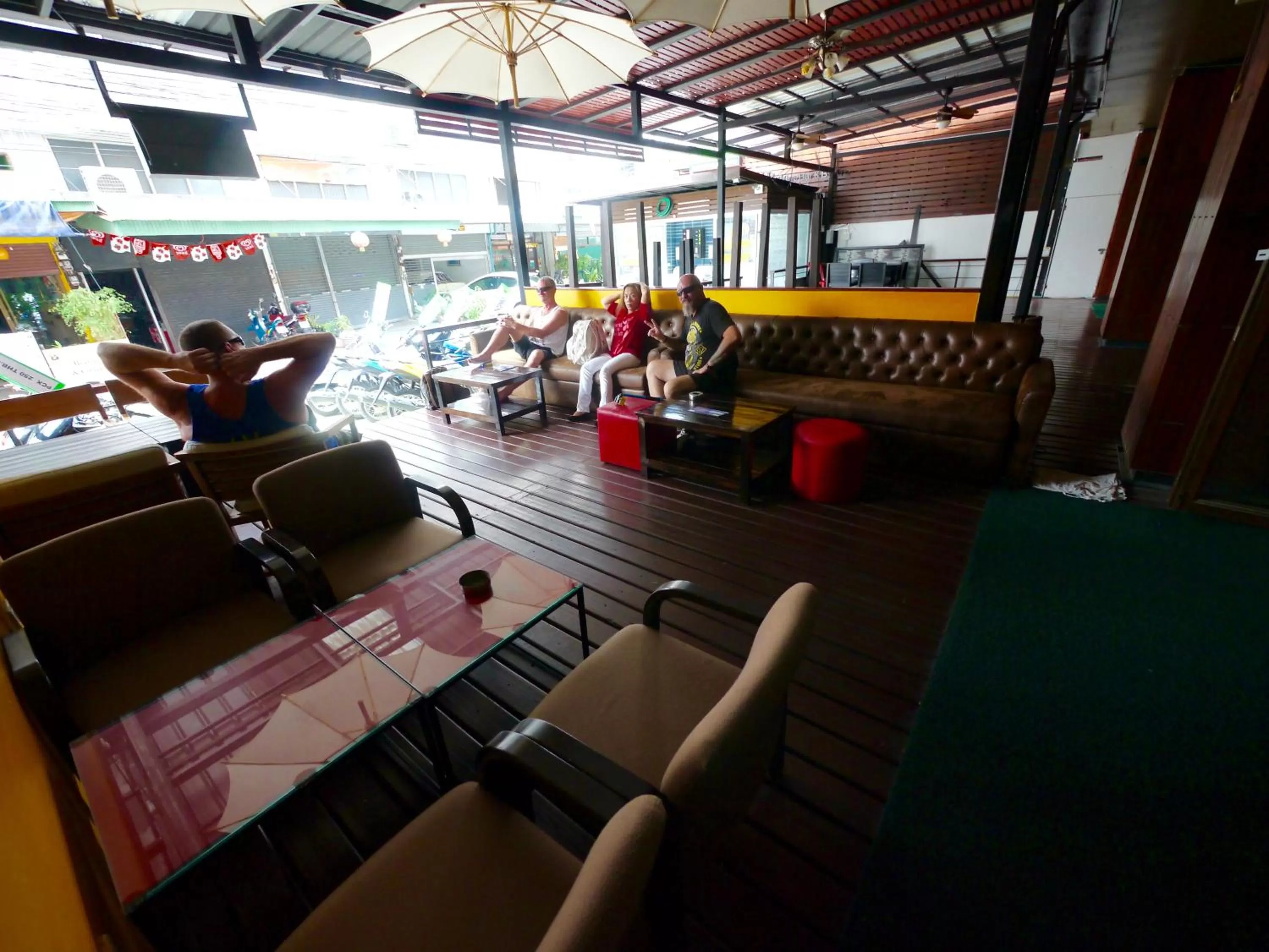Patio in Basic Line Hotel @ Loikroh