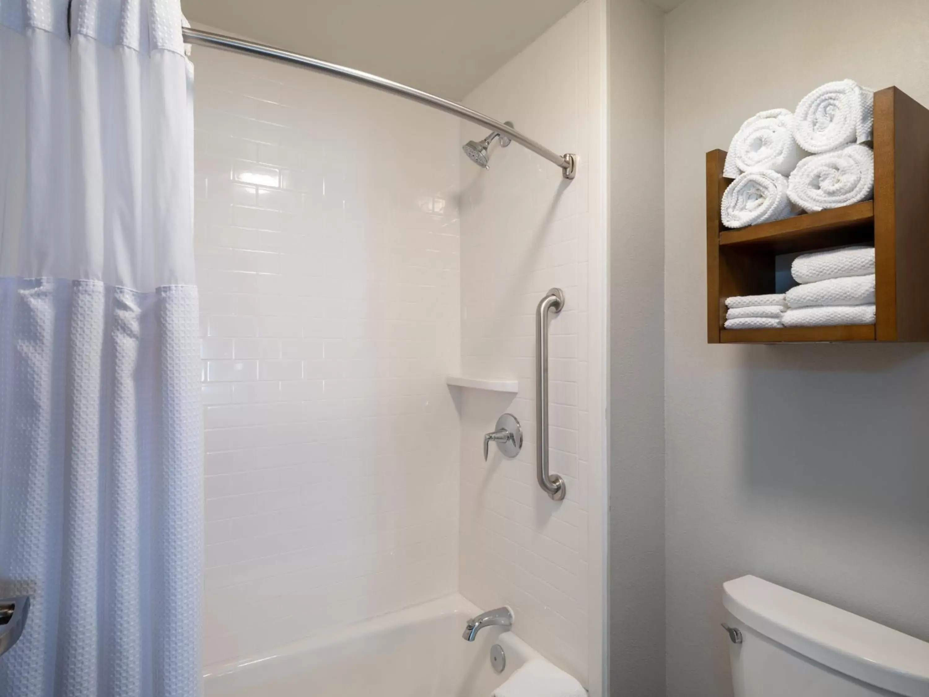 One-Bedroom Queen Suite - Hearing Accessible - Non-Smoking in Staybridge Suites - Sioux City Southeast, an IHG Hotel One-Bedroom Queen Suite - Hearing Accessible - Non-Smoking in Staybridge Suites - Sioux City Southeast, an IHG Hotel