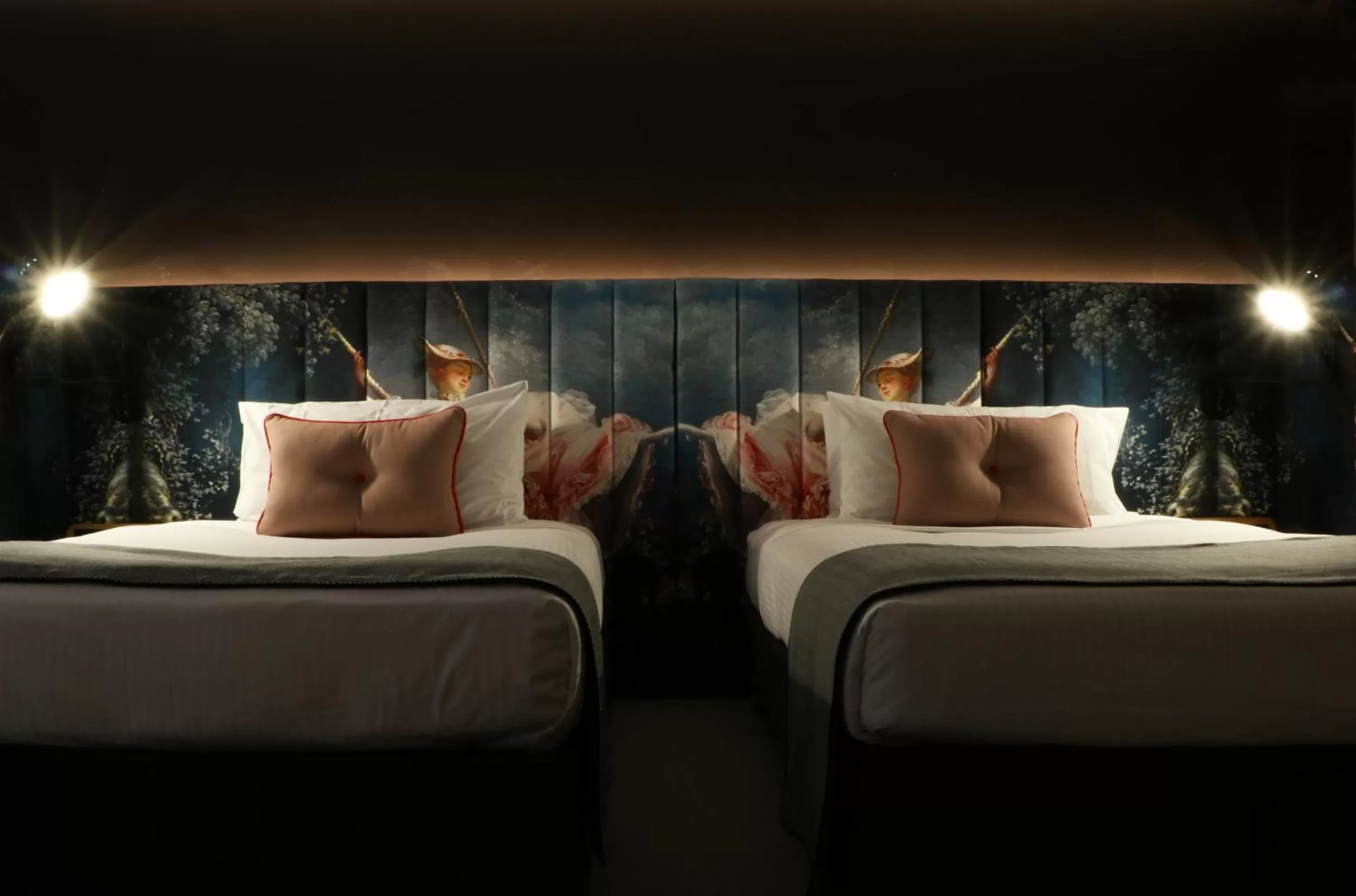 Bed in Ovolo Sydney Woolloomooloo, a Wyndham Hotel