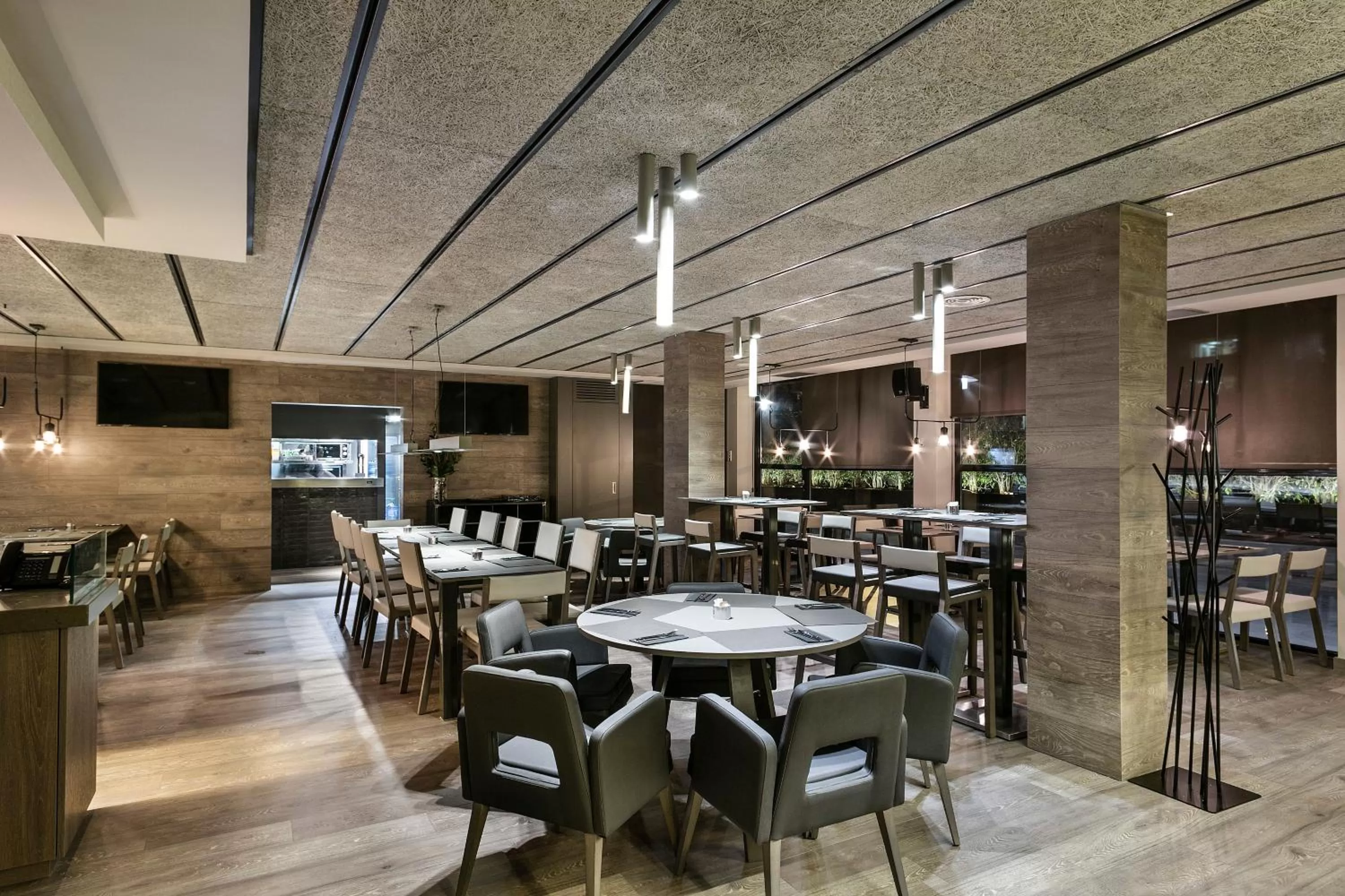 Restaurant/places to eat in Upper Diagonal