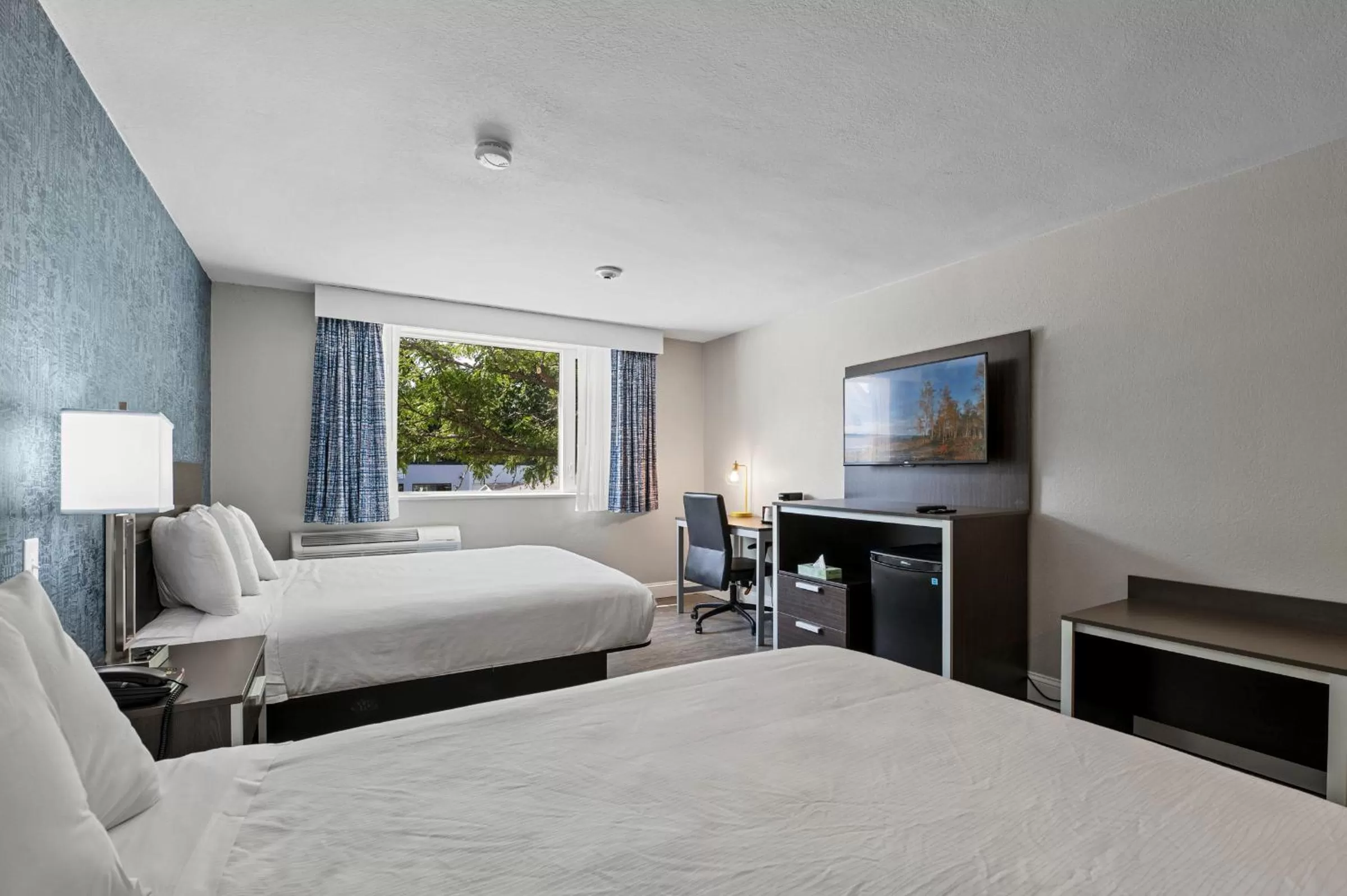 Photo of the whole room, Bed in Inn On Arsenal