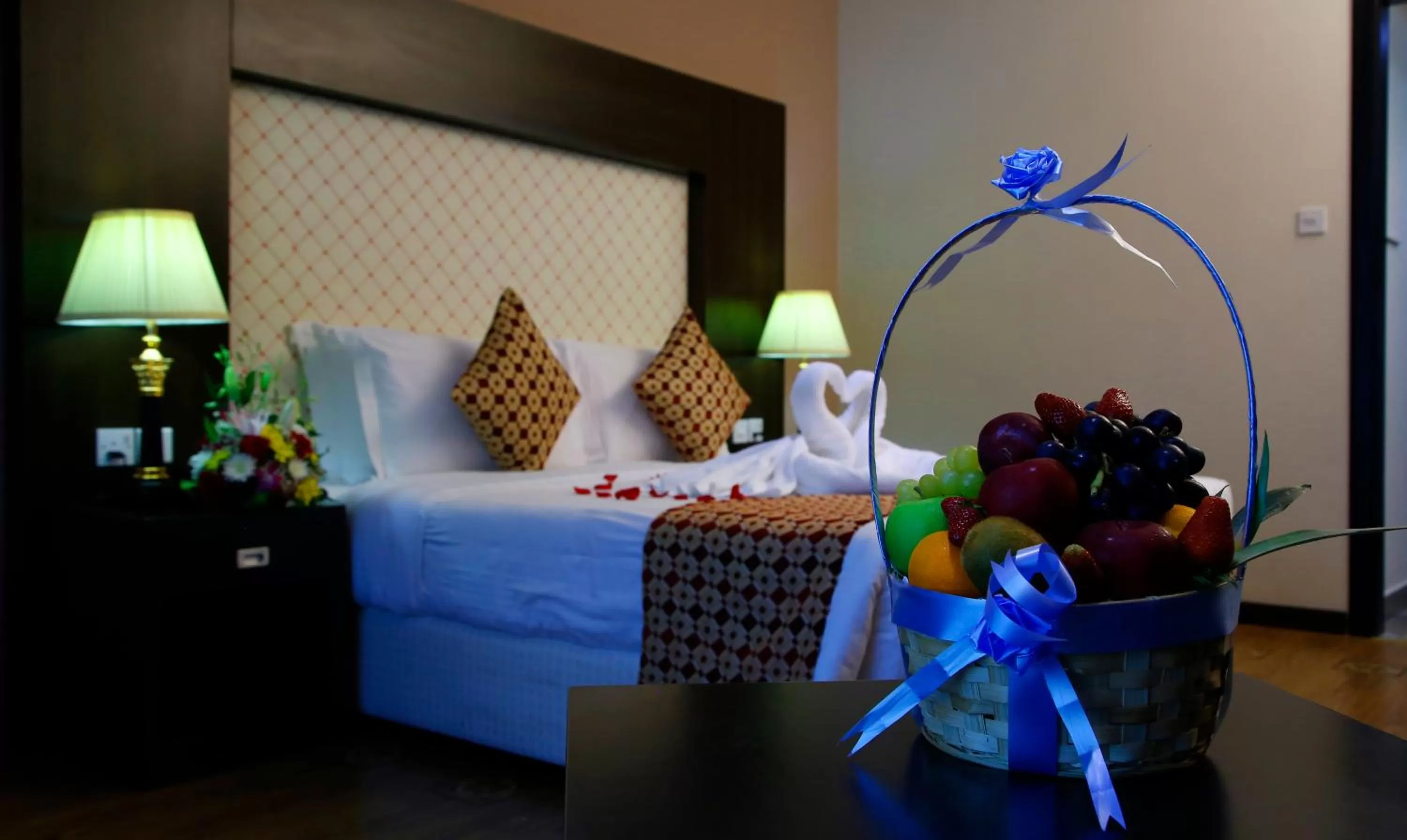 Bedroom, Bed in Crystal Palace Hotel