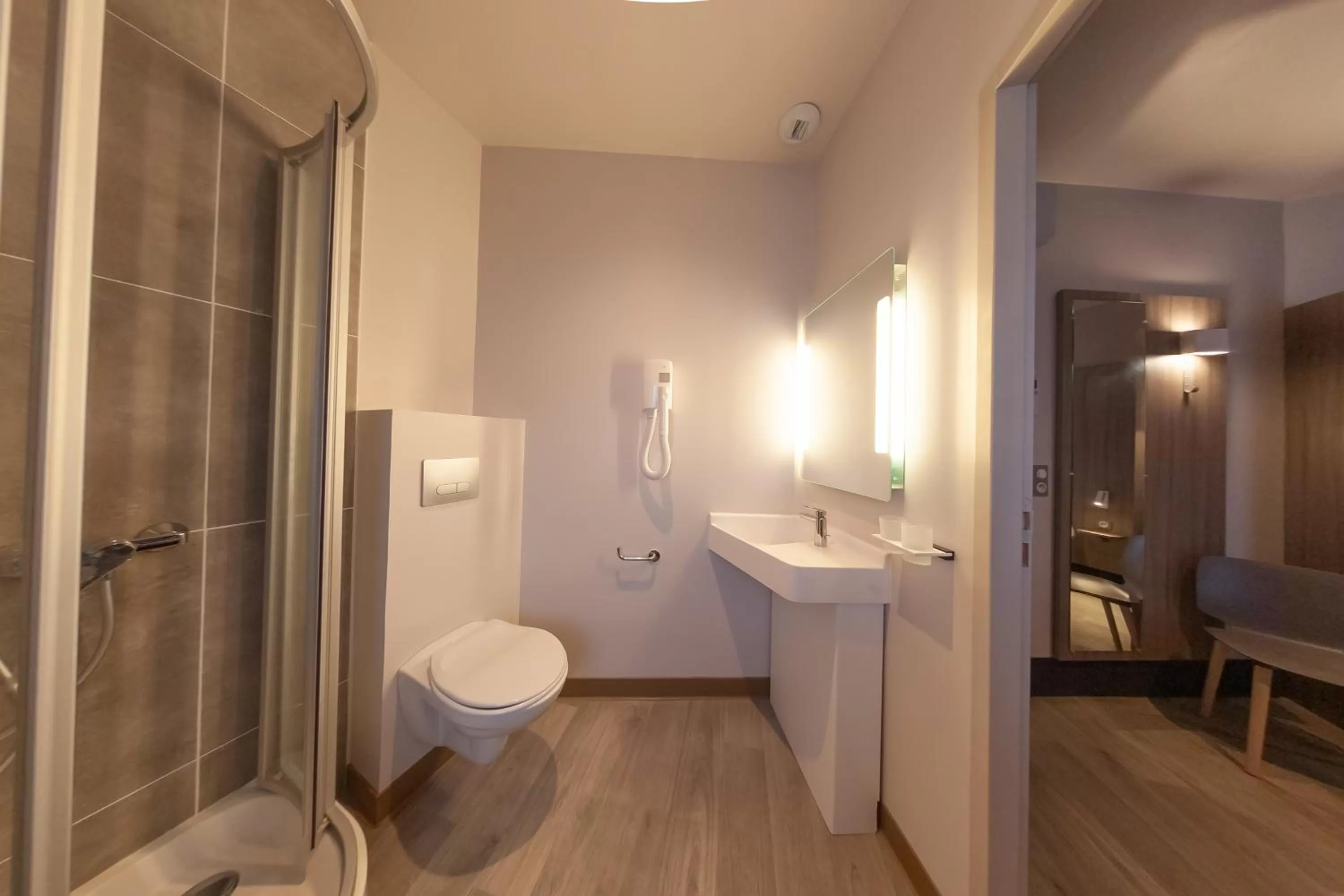 Shower in Hôtel Nancy Gare-Congrés