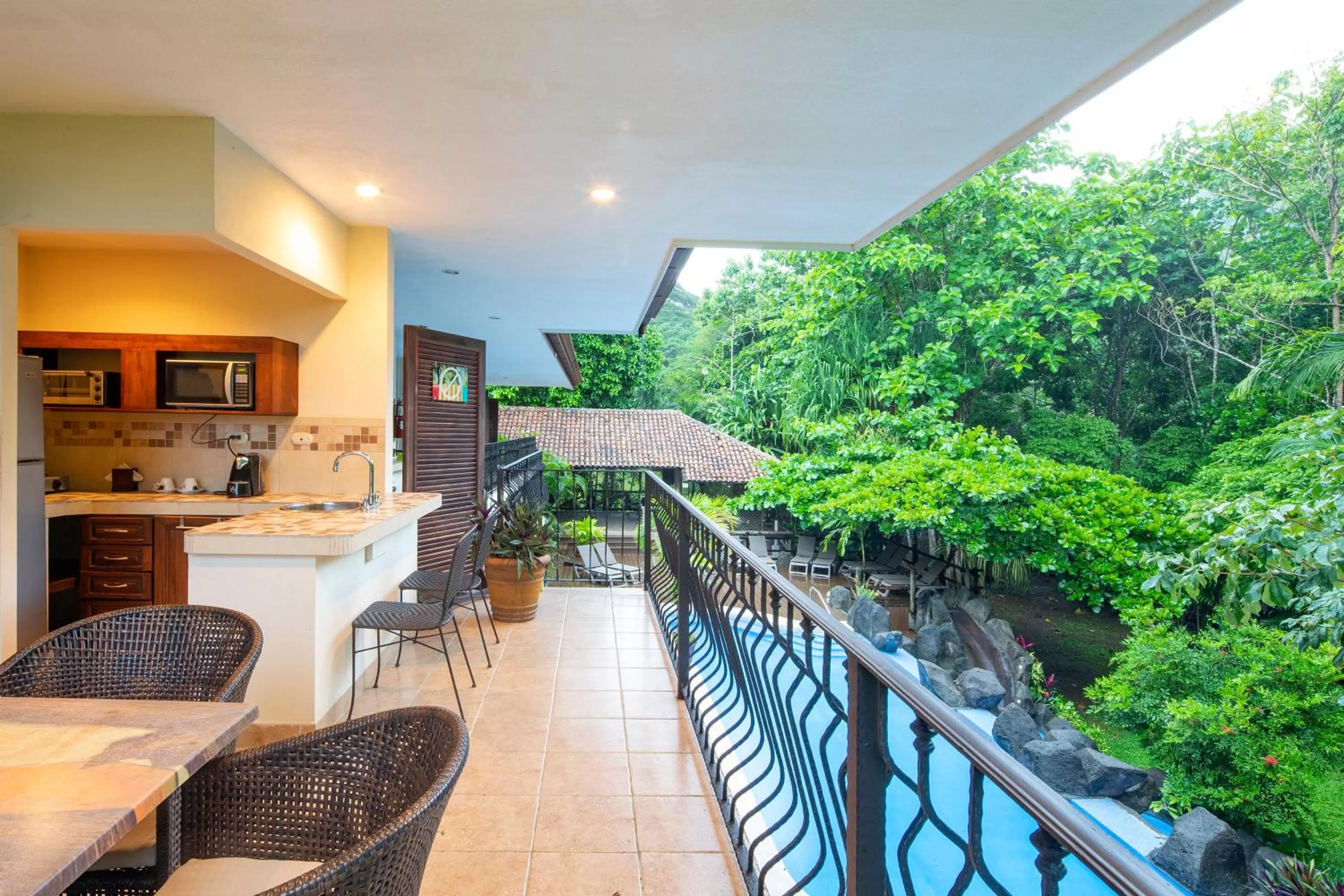 Swimming pool in Pumilio Mountain & Ocean Hotel