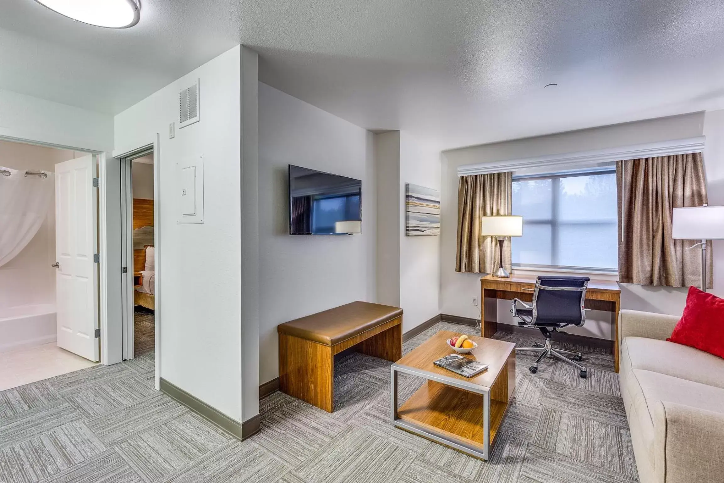 Queen Suite with Sofa - single occupancy in Marshall Suites Bainbridge Island, SureStay Collection by BW Queen Suite with Sofa - single occupancy in Marshall Suites Bainbridge Island, SureStay Collection by BW