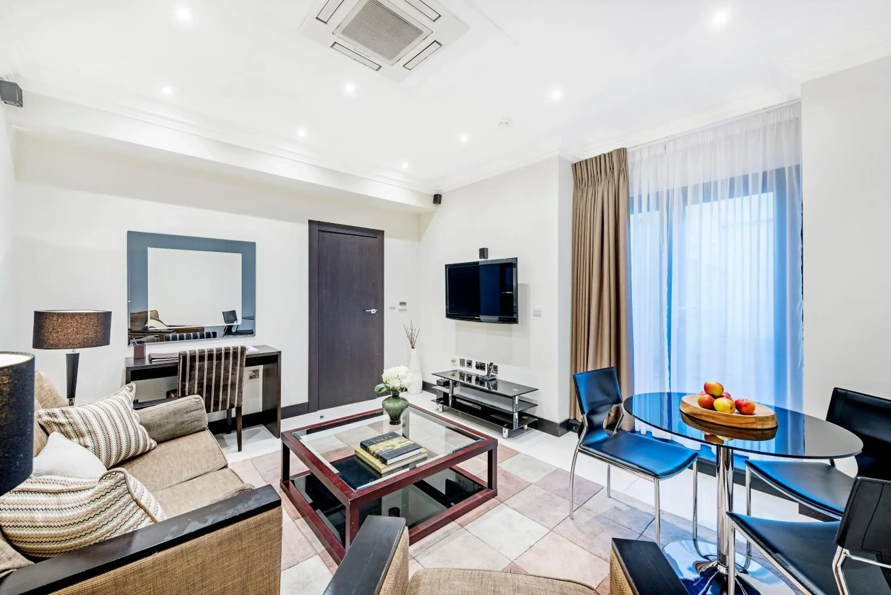 One-Bedroom Apartment in 130 Queen's Gate Apartments One-Bedroom Apartment in 130 Queen's Gate Apartments