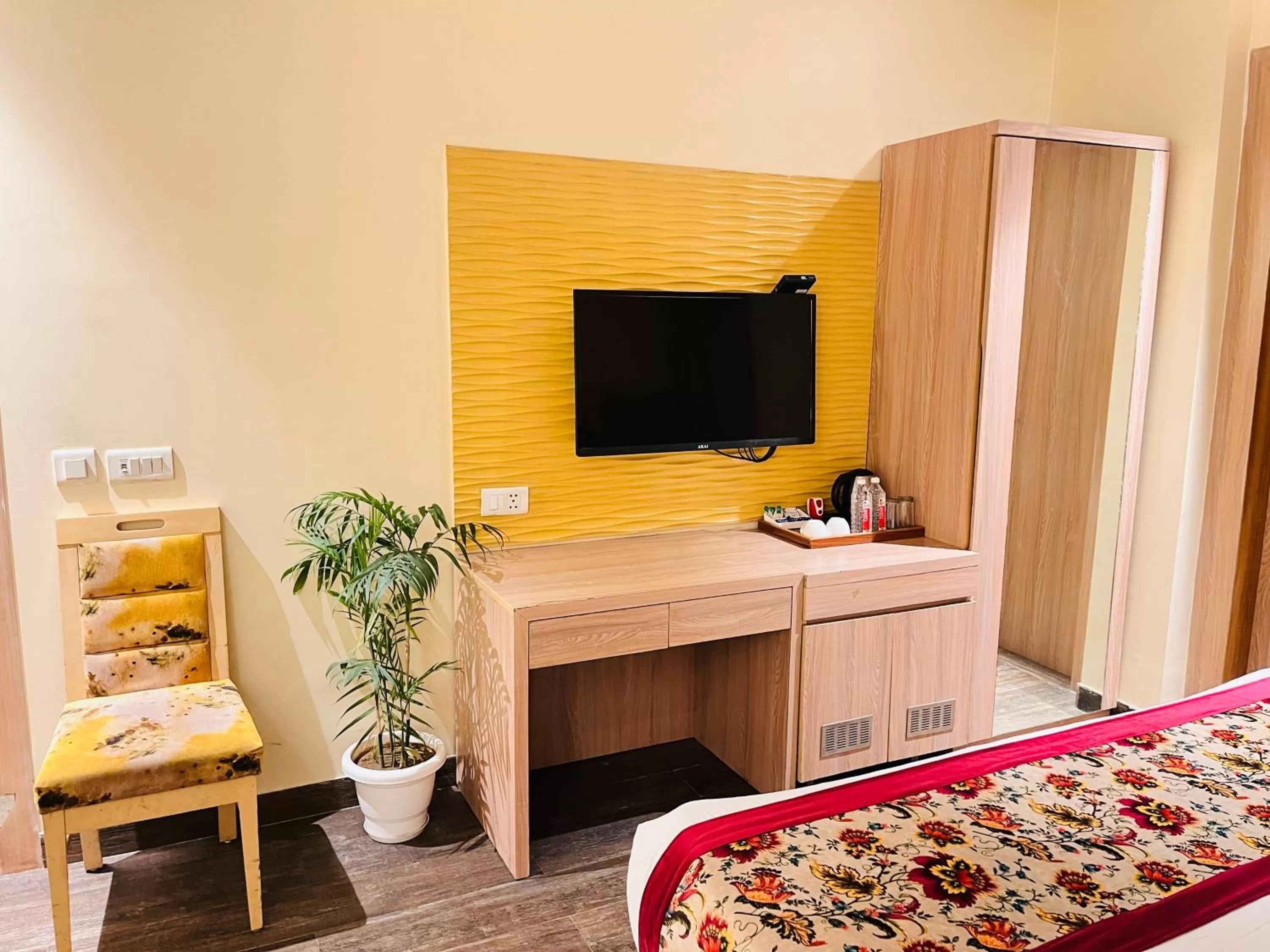 Bed in Hotel Banz near Delhi Airport