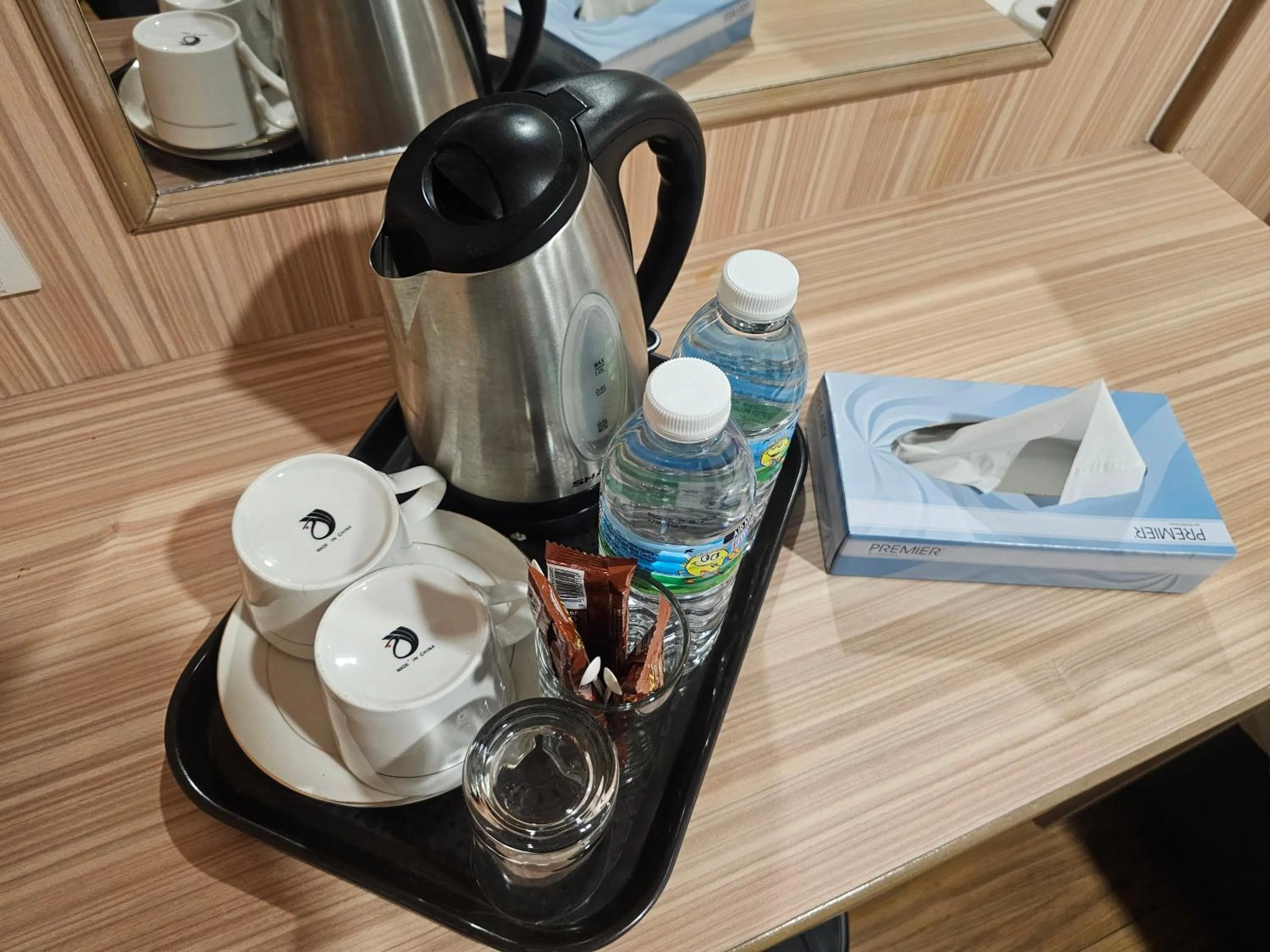 Coffee/tea facilities in Veer Hotel