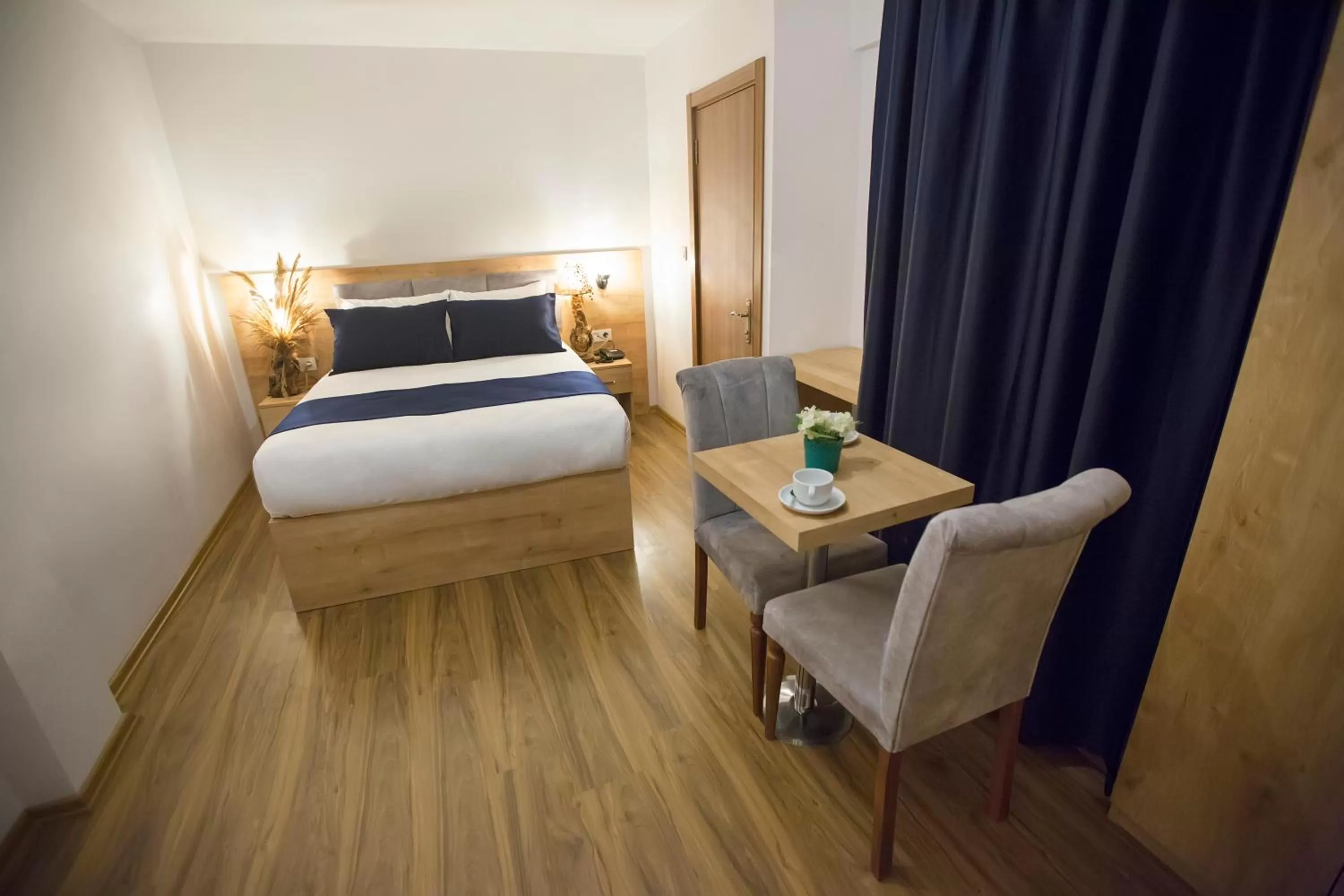 Photo of the whole room, Bed in Golden Street Hotel