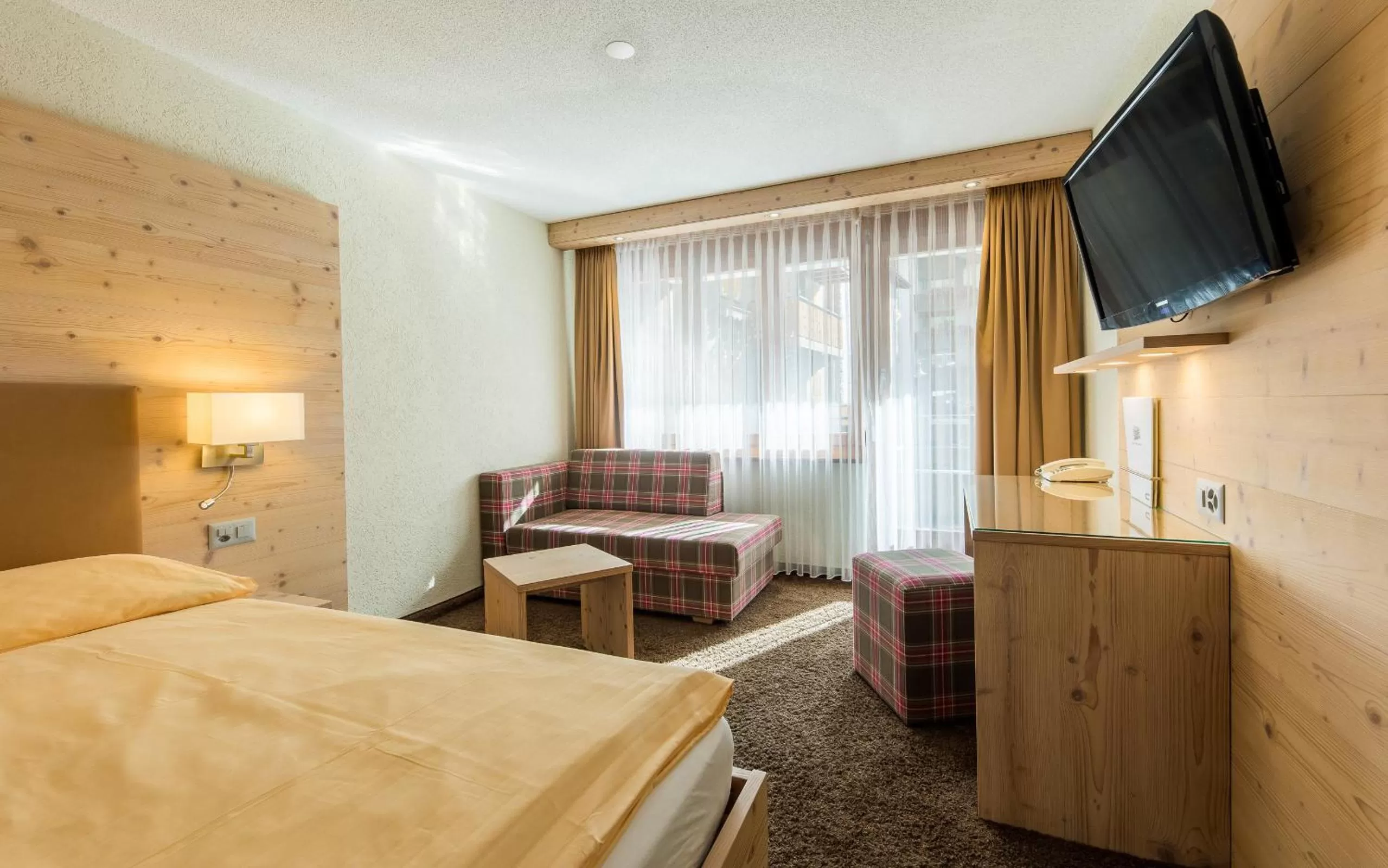 TV and multimedia, Bed in Hotel Derby