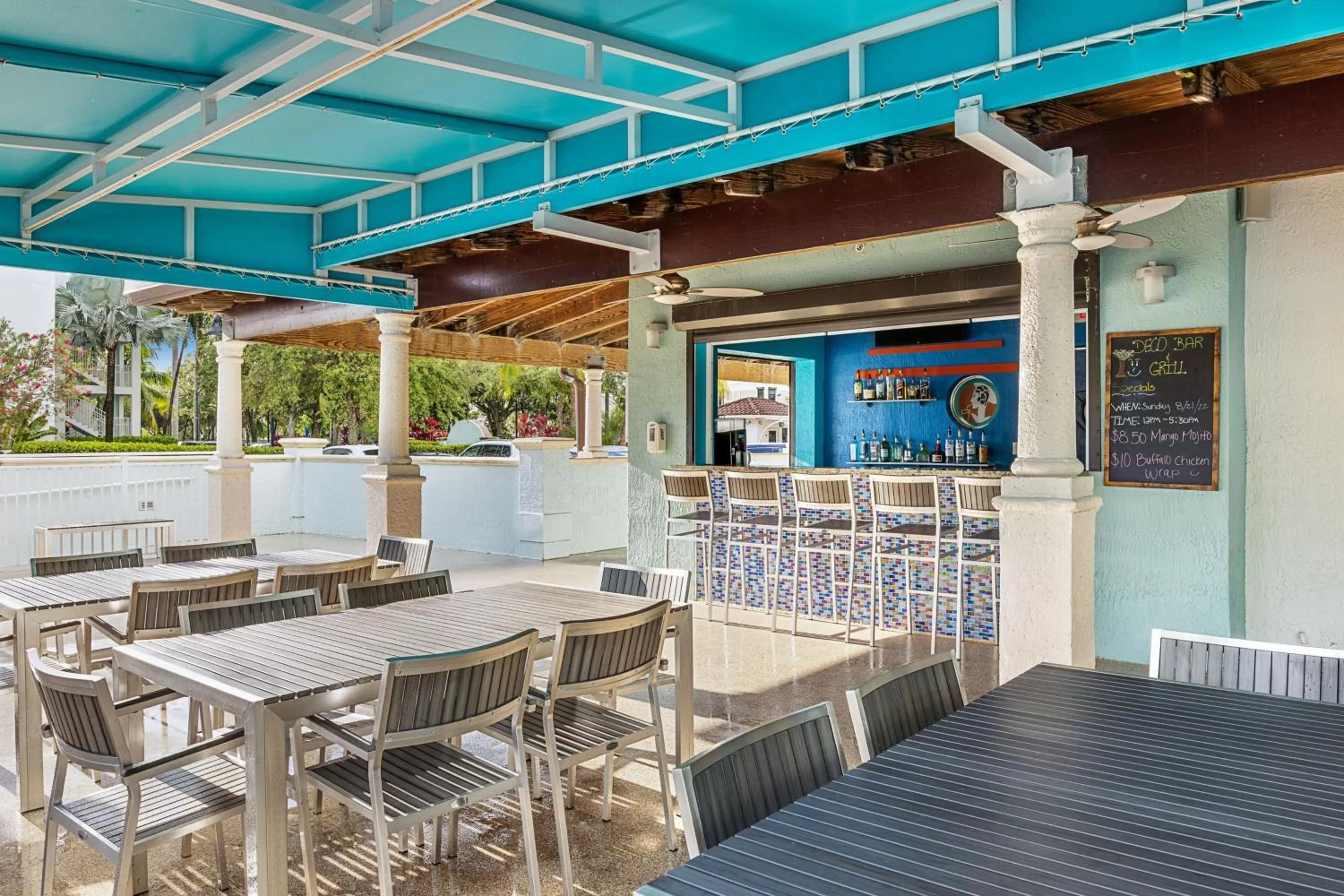 Lounge or bar in Marriott's Villas At Doral