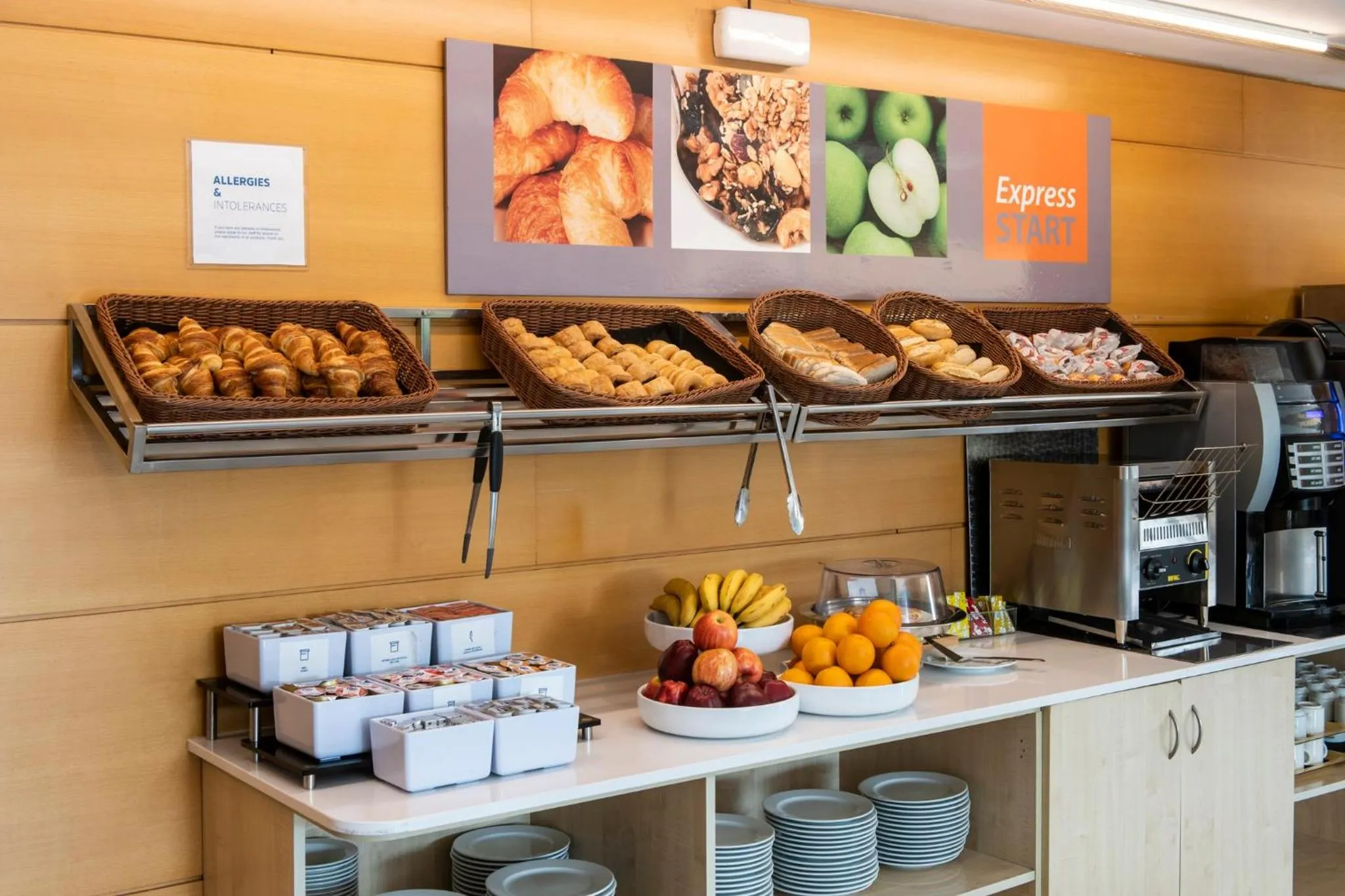 Breakfast in Holiday Inn Express Barcelona - Montmeló by IHG