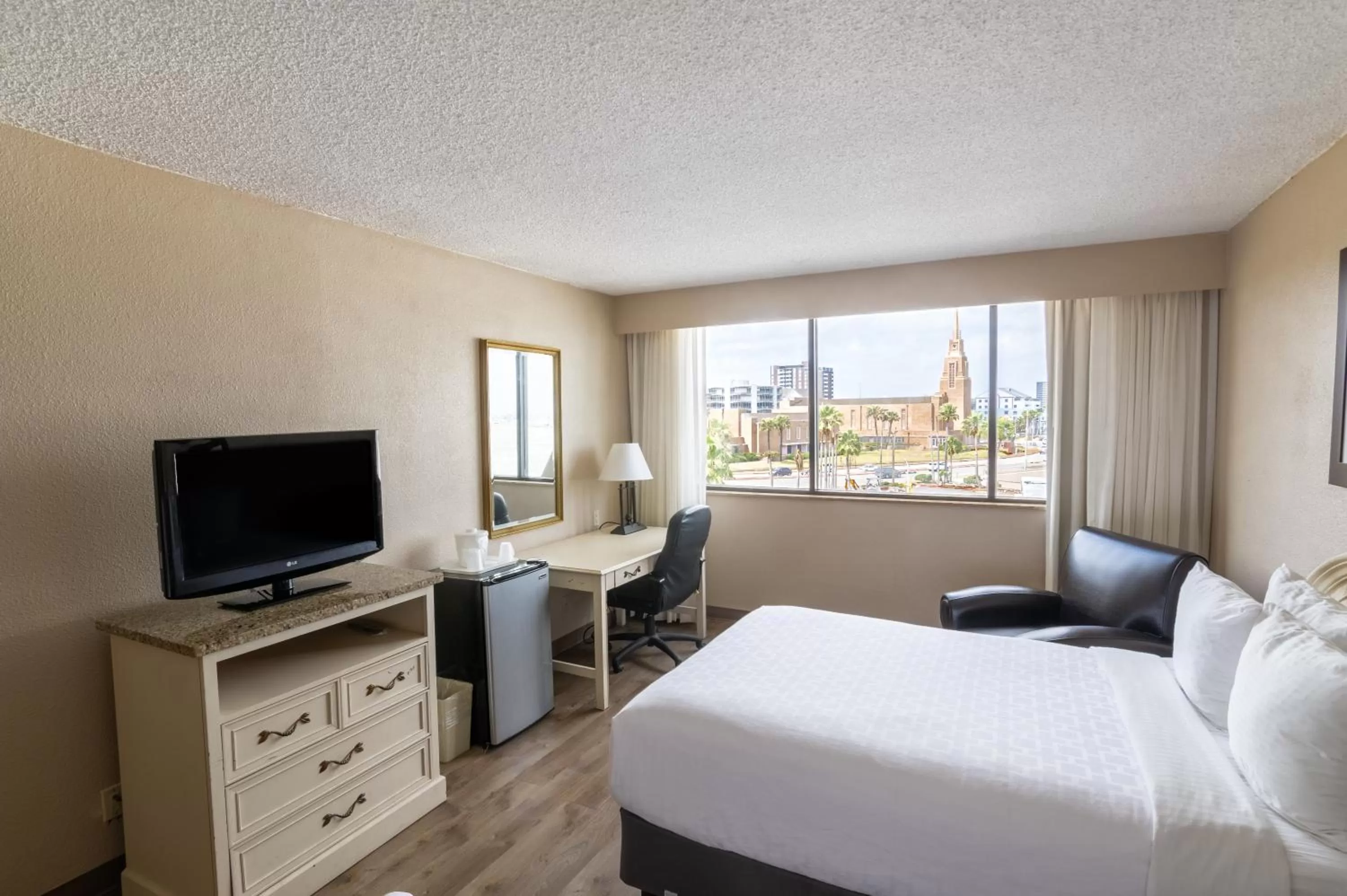 Photo of the whole room in Emerald Beach Hotel Corpus Christi