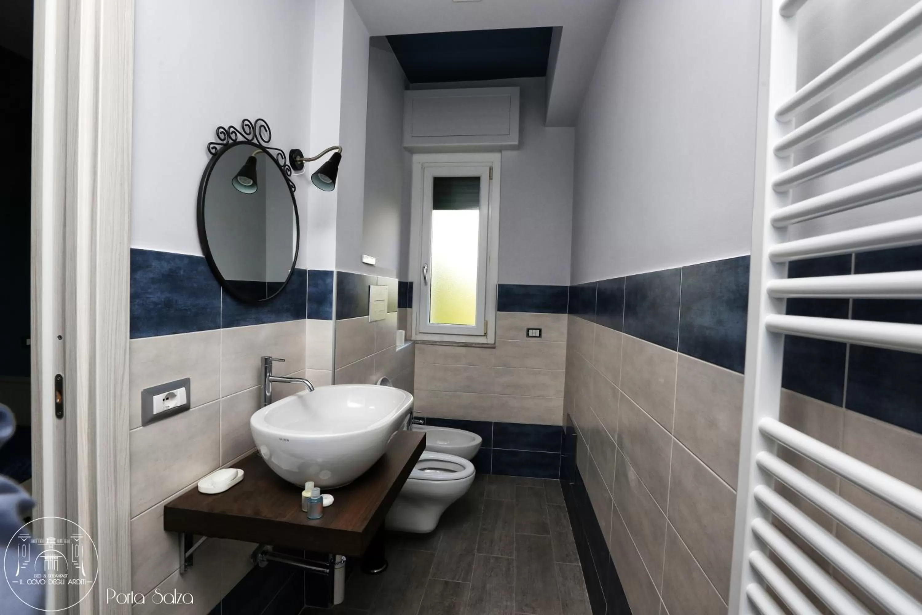 Toilet in Il Covo degli Arditi B&B