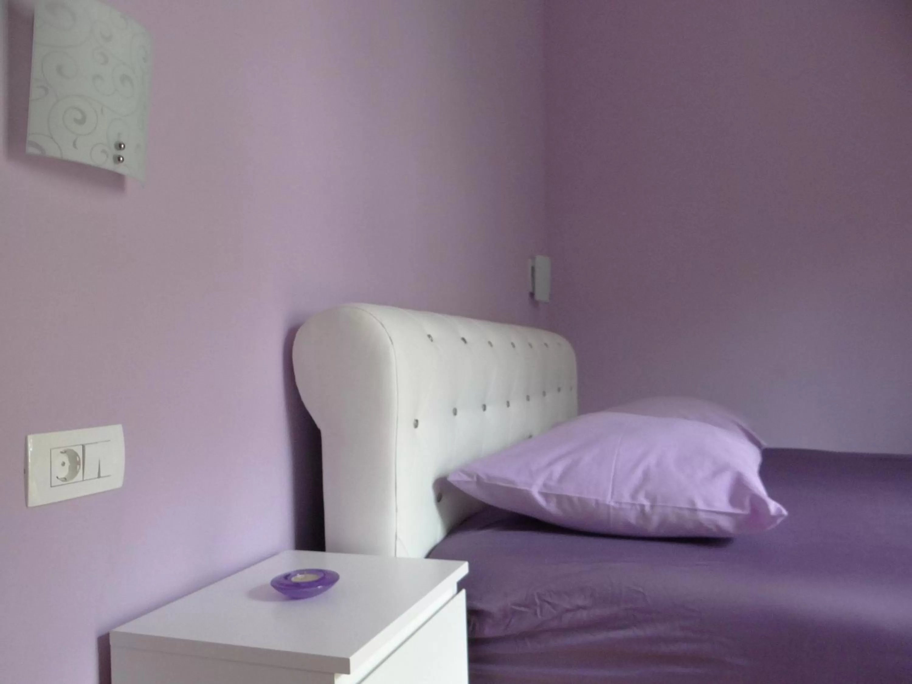 Decorative detail, Bed in Rooms Stella