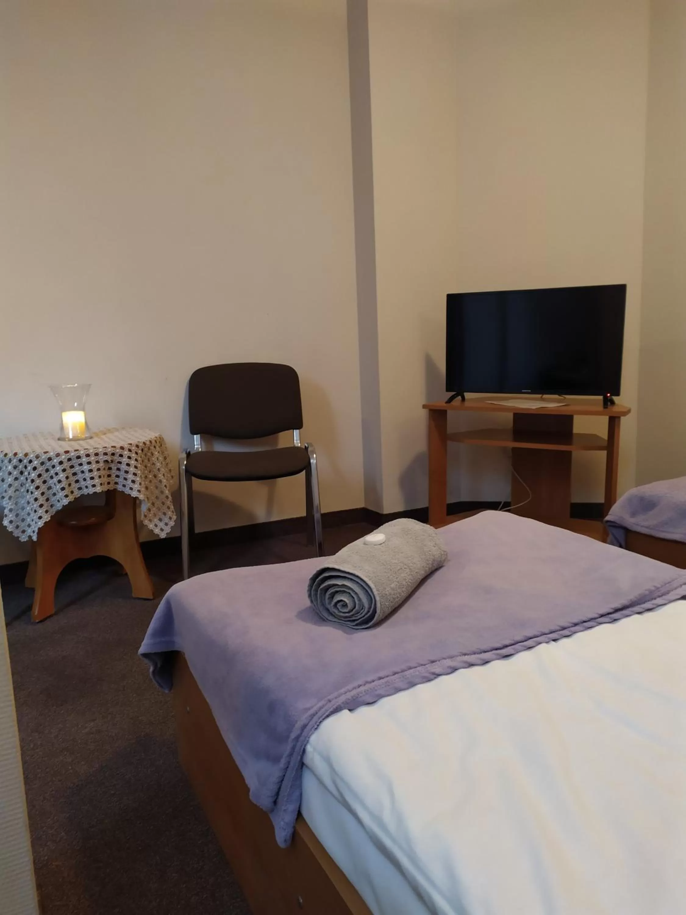 Bed, TV/Entertainment Center in Dom Turysty