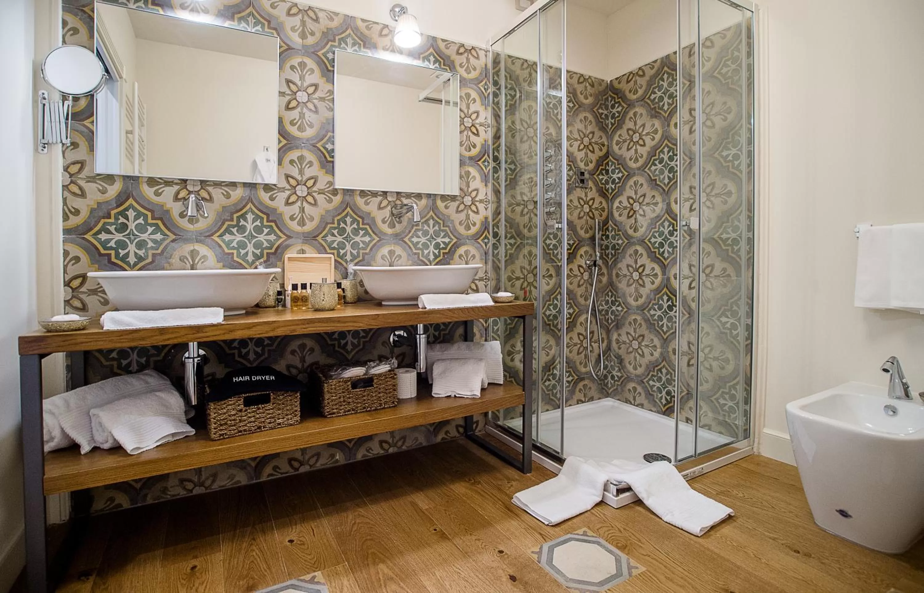 Shower in San Gemini Palace