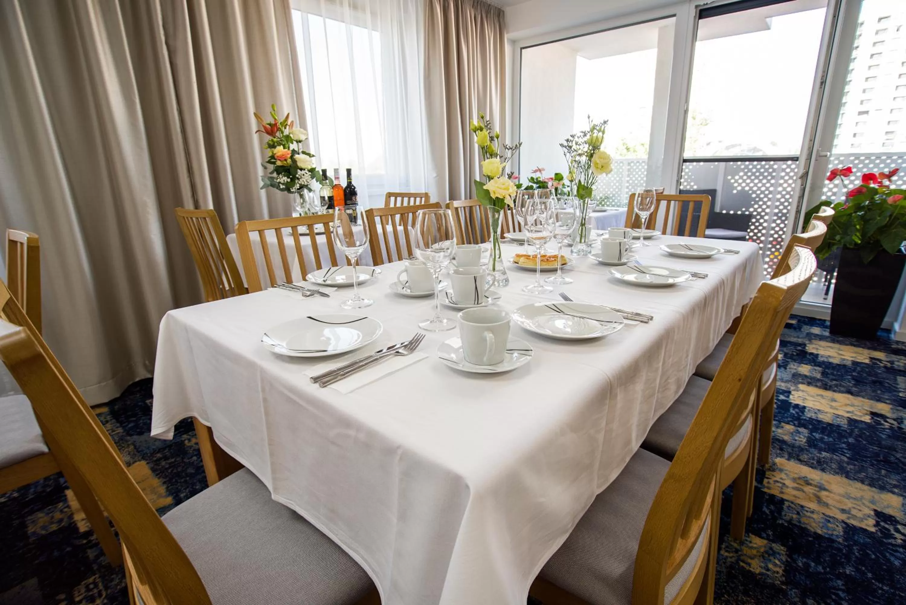 Food and drinks in More Than Stay