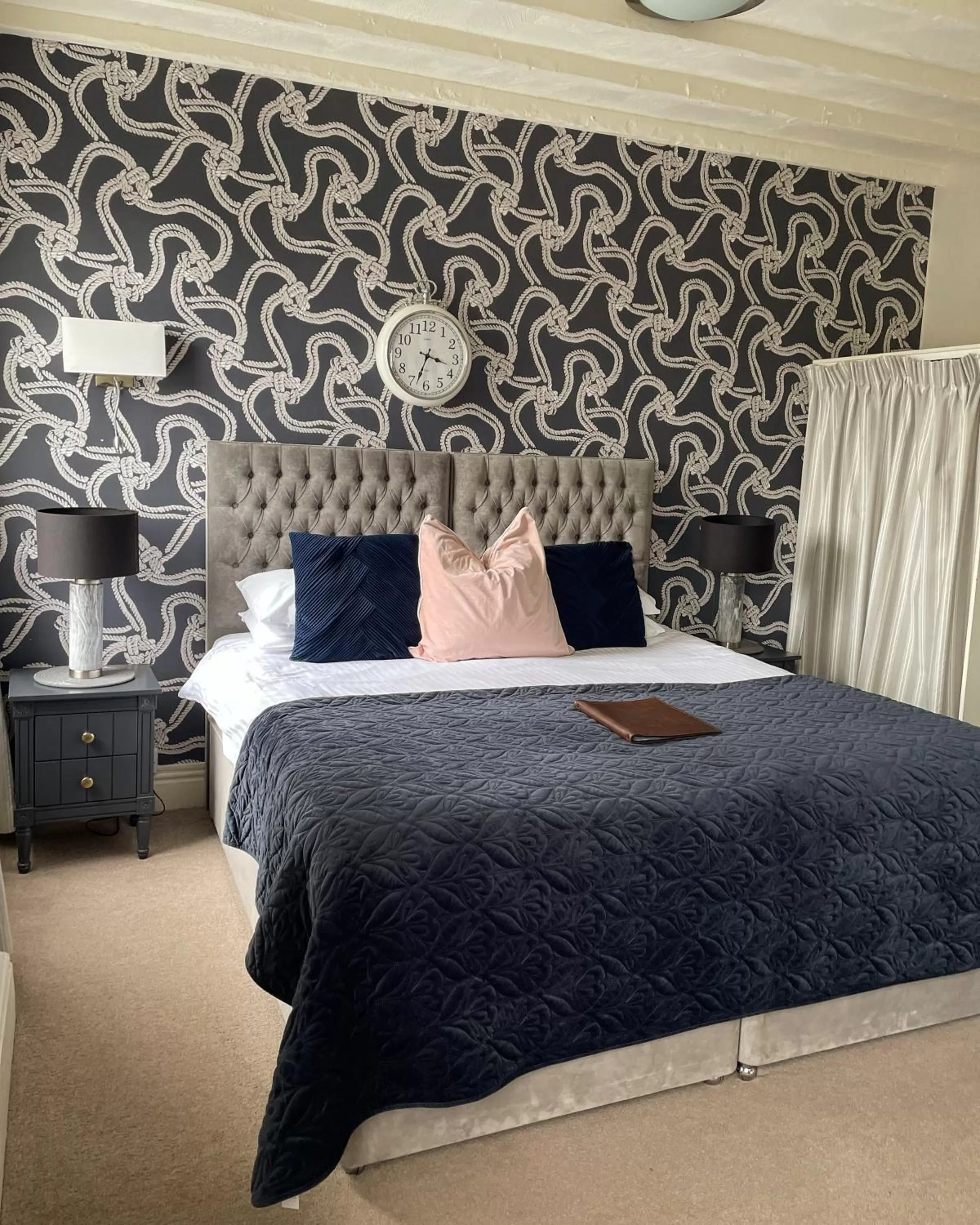 Bed in Molesworth Arms